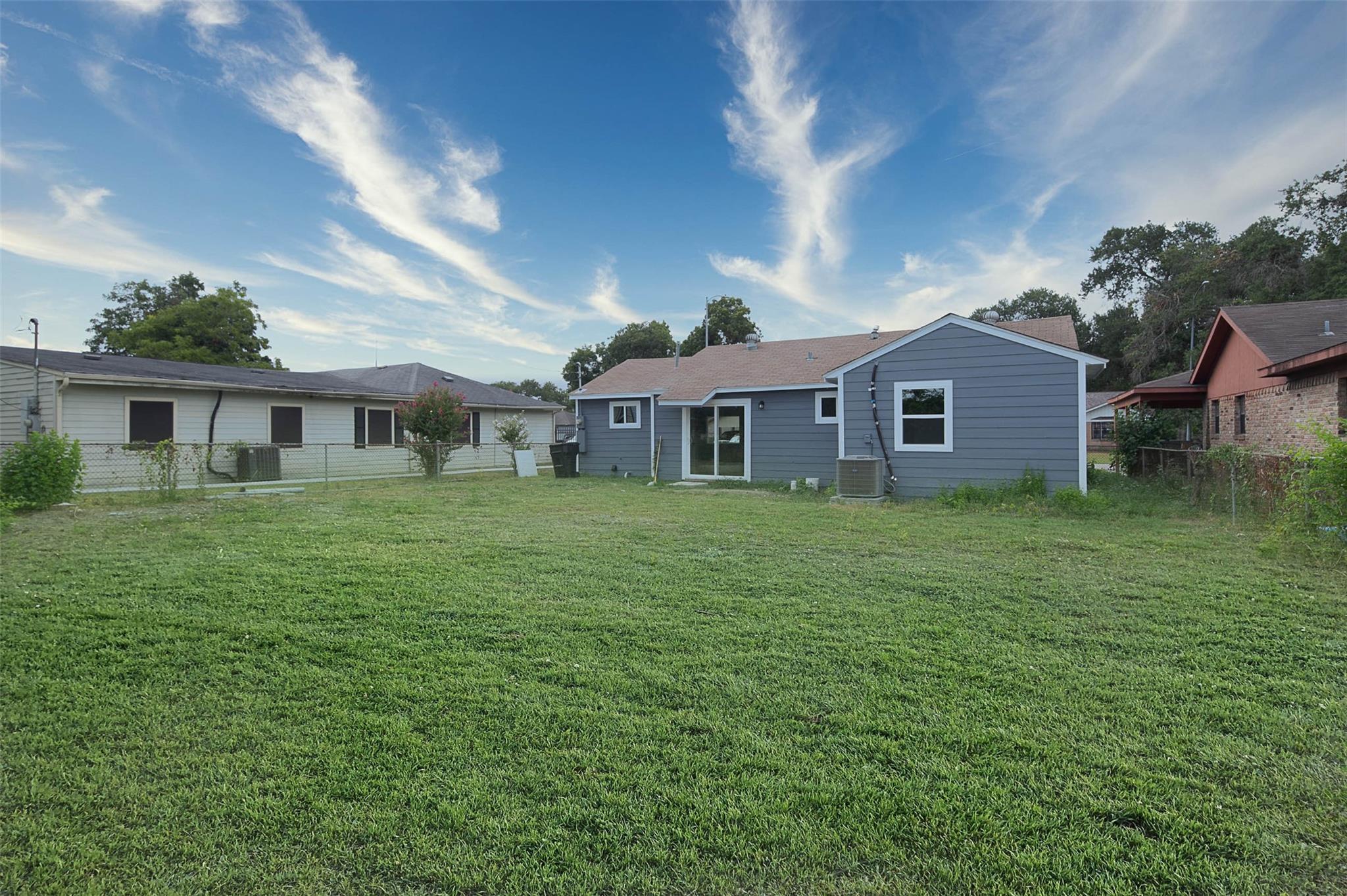 3205 Stallings Dr, Houston, TX 77088 photo
