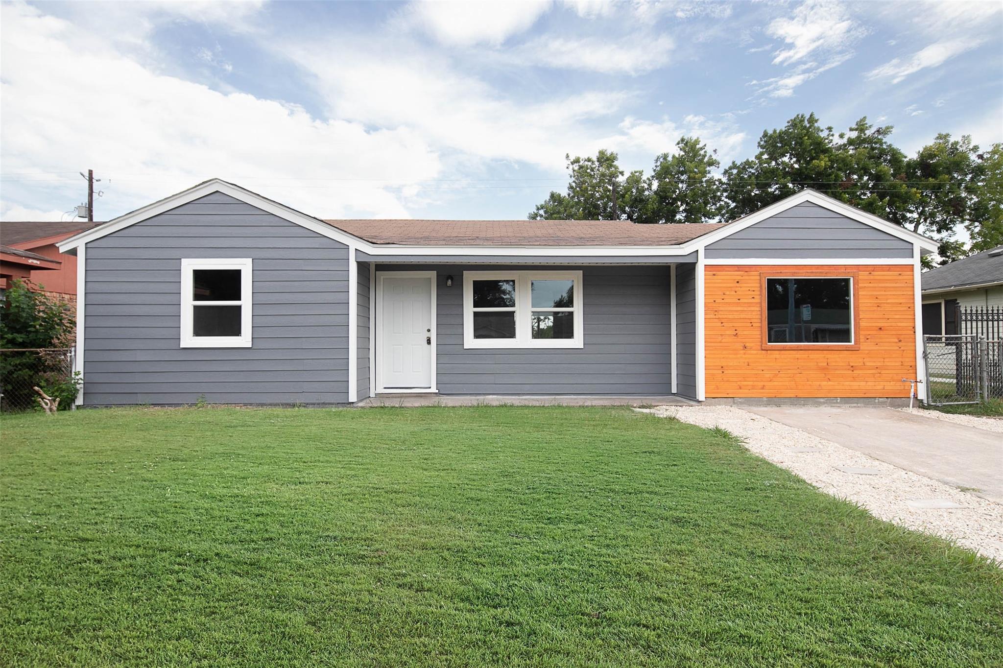 3205 Stallings Dr, Houston, TX 77088