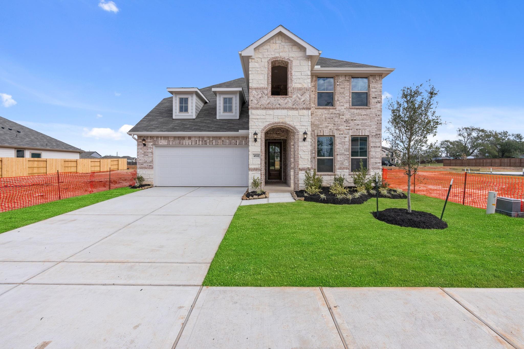 4533 Blue Mountain Laurel St, Pinehurst, TX 77362
