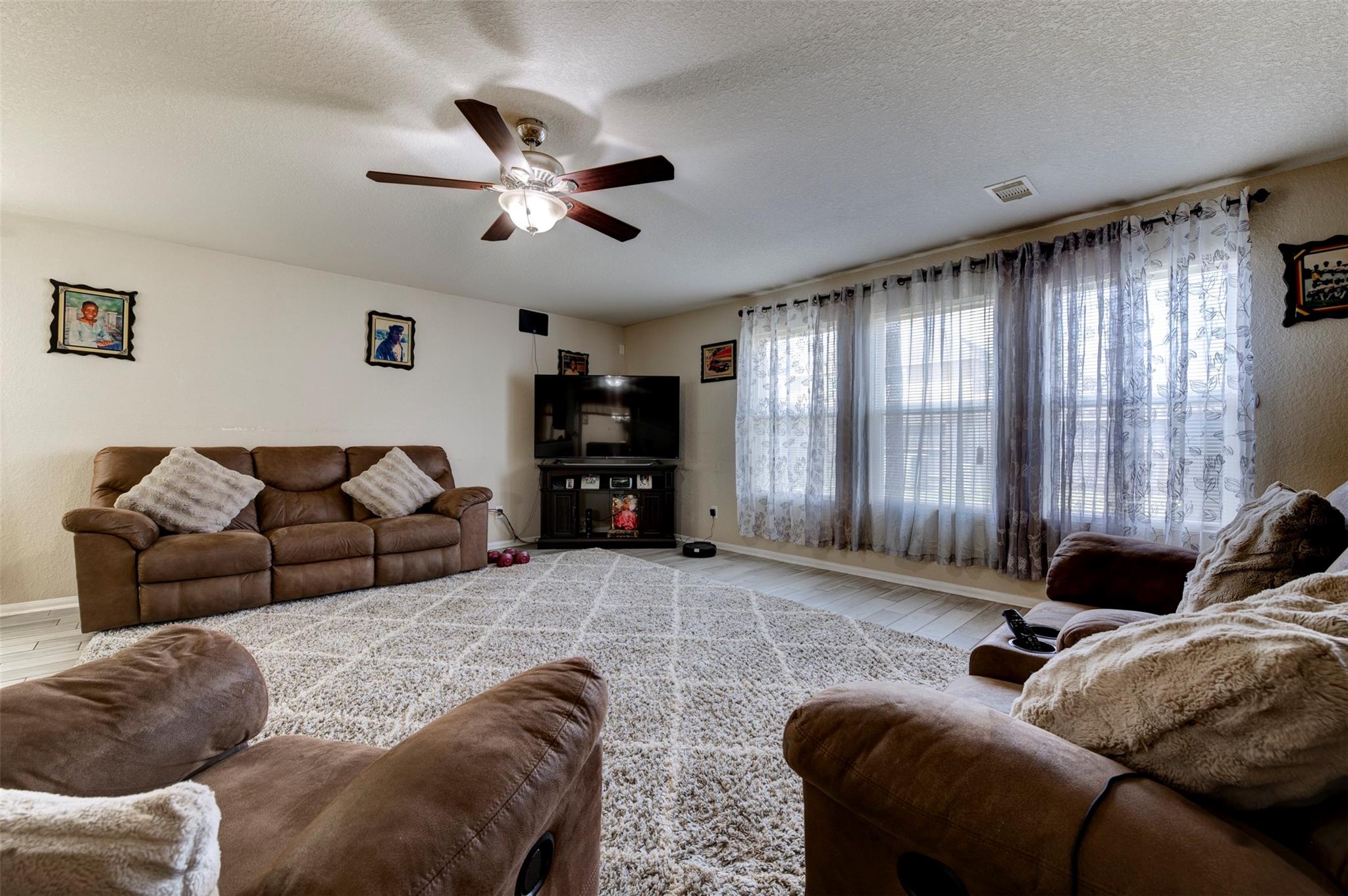 11027 E Fall Fern Cir, Houston, TX 77044 photo