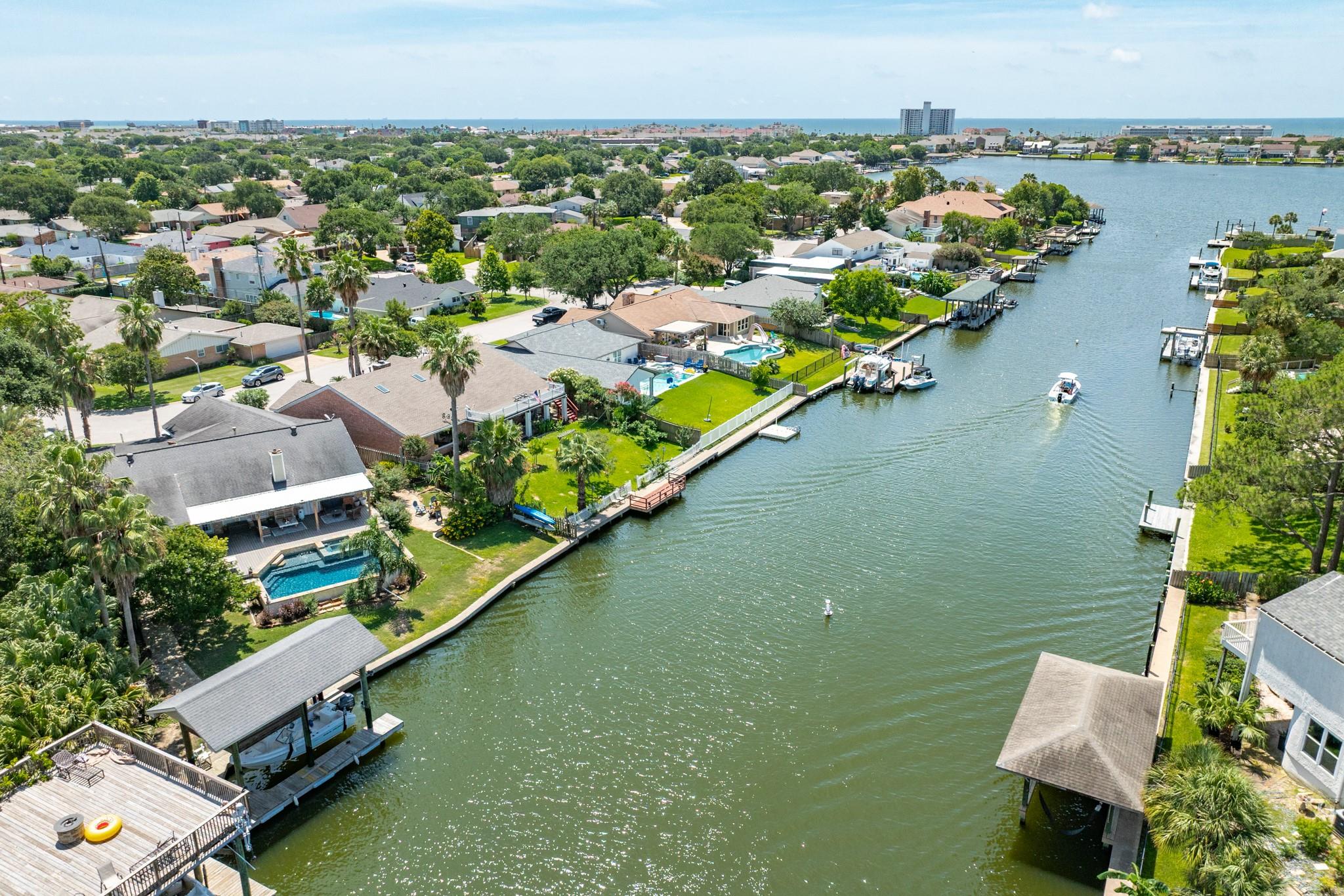 2413 Gerol Dr, Galveston, TX 77551 photo