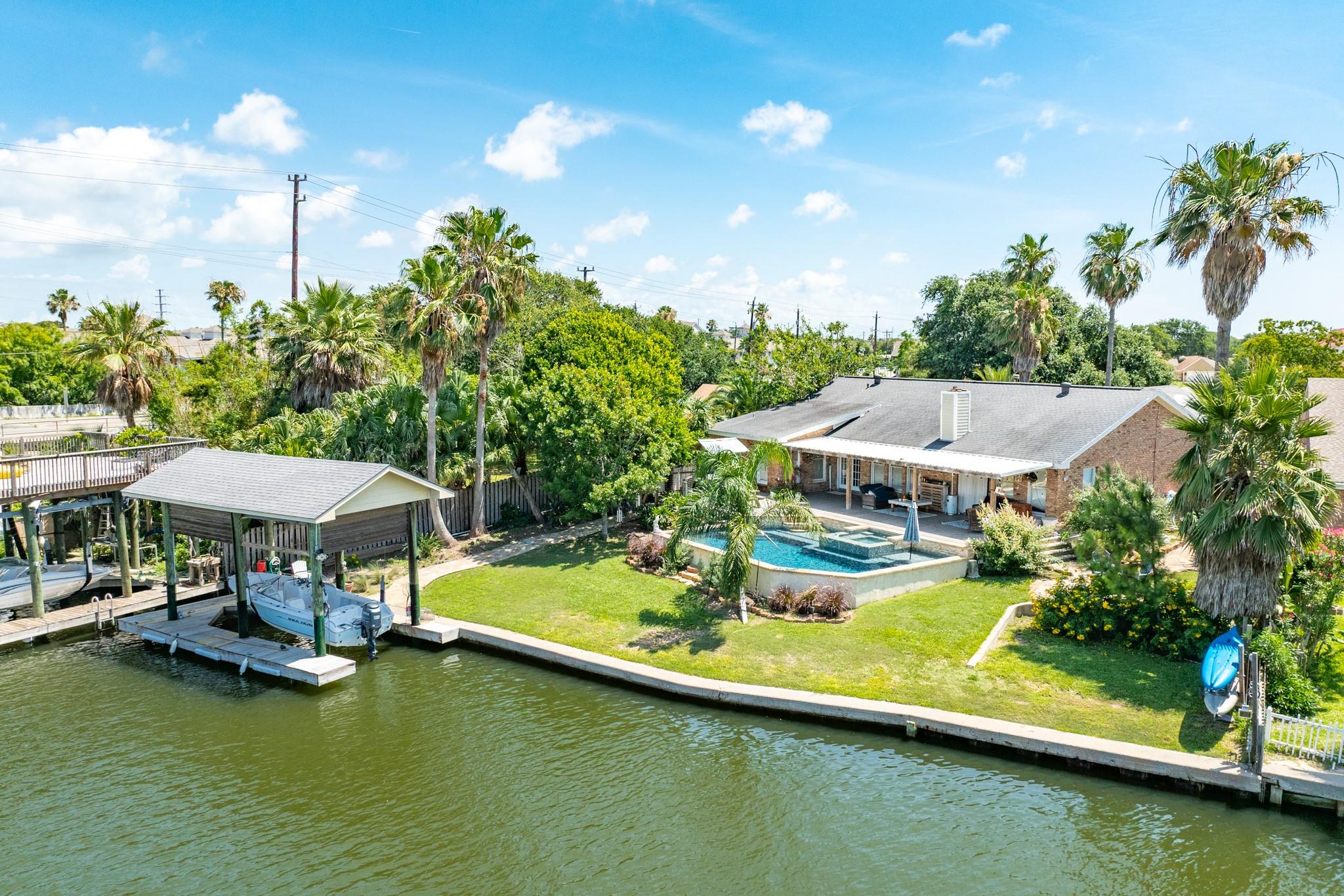 2413 Gerol Dr, Galveston, TX 77551