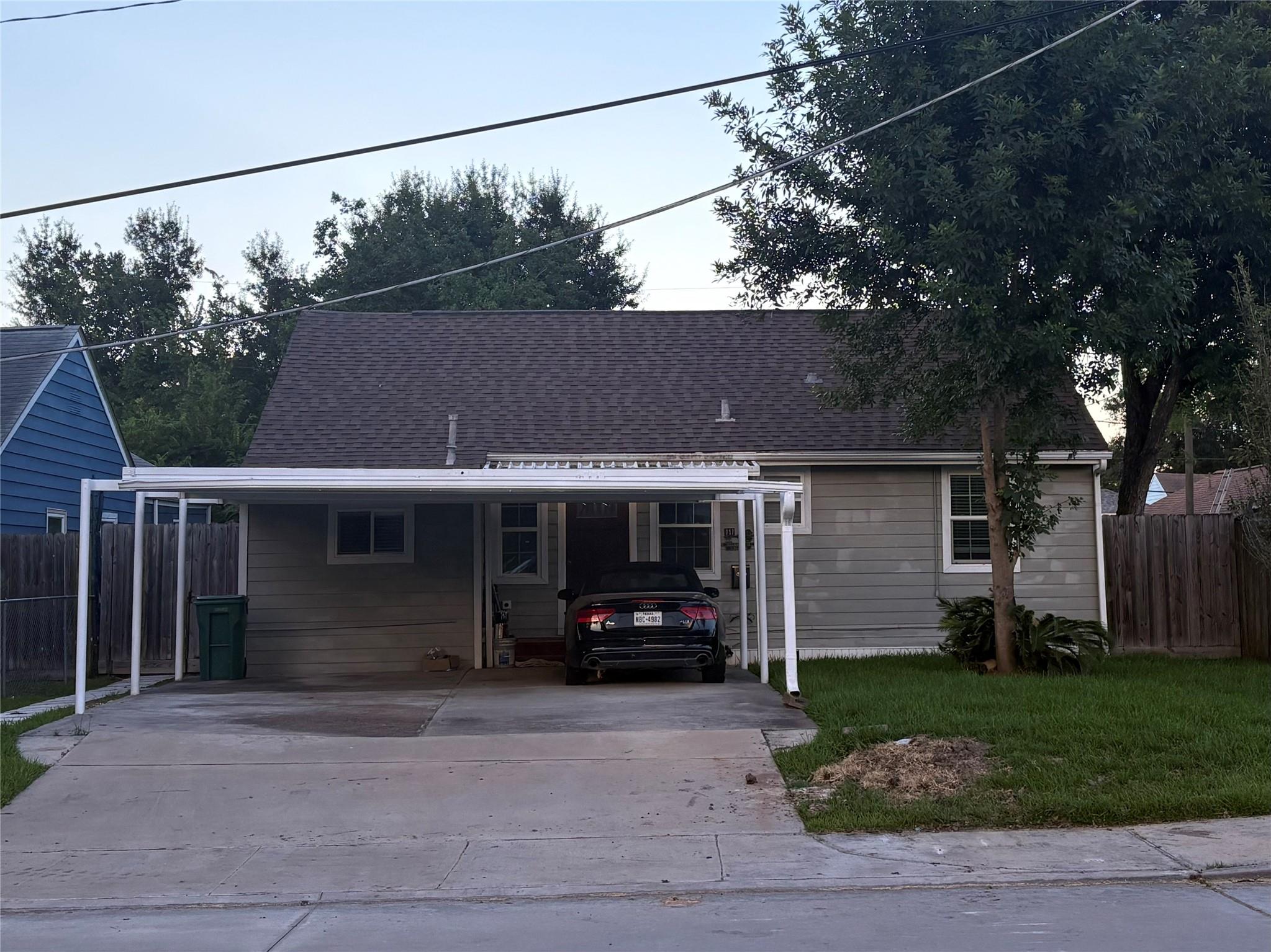 717 Wafer St, Pasadena, TX 77506