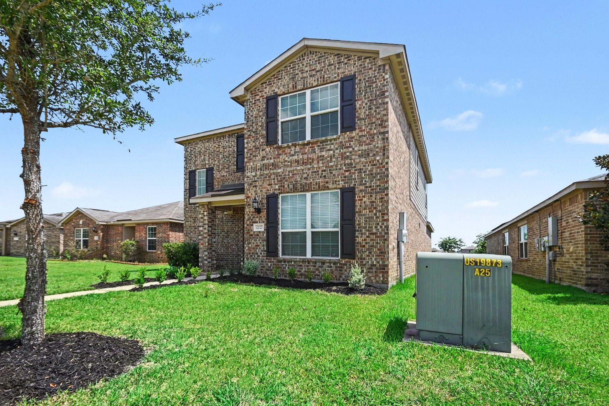 12027 Windage Dr, La Marque, TX 77568 photo