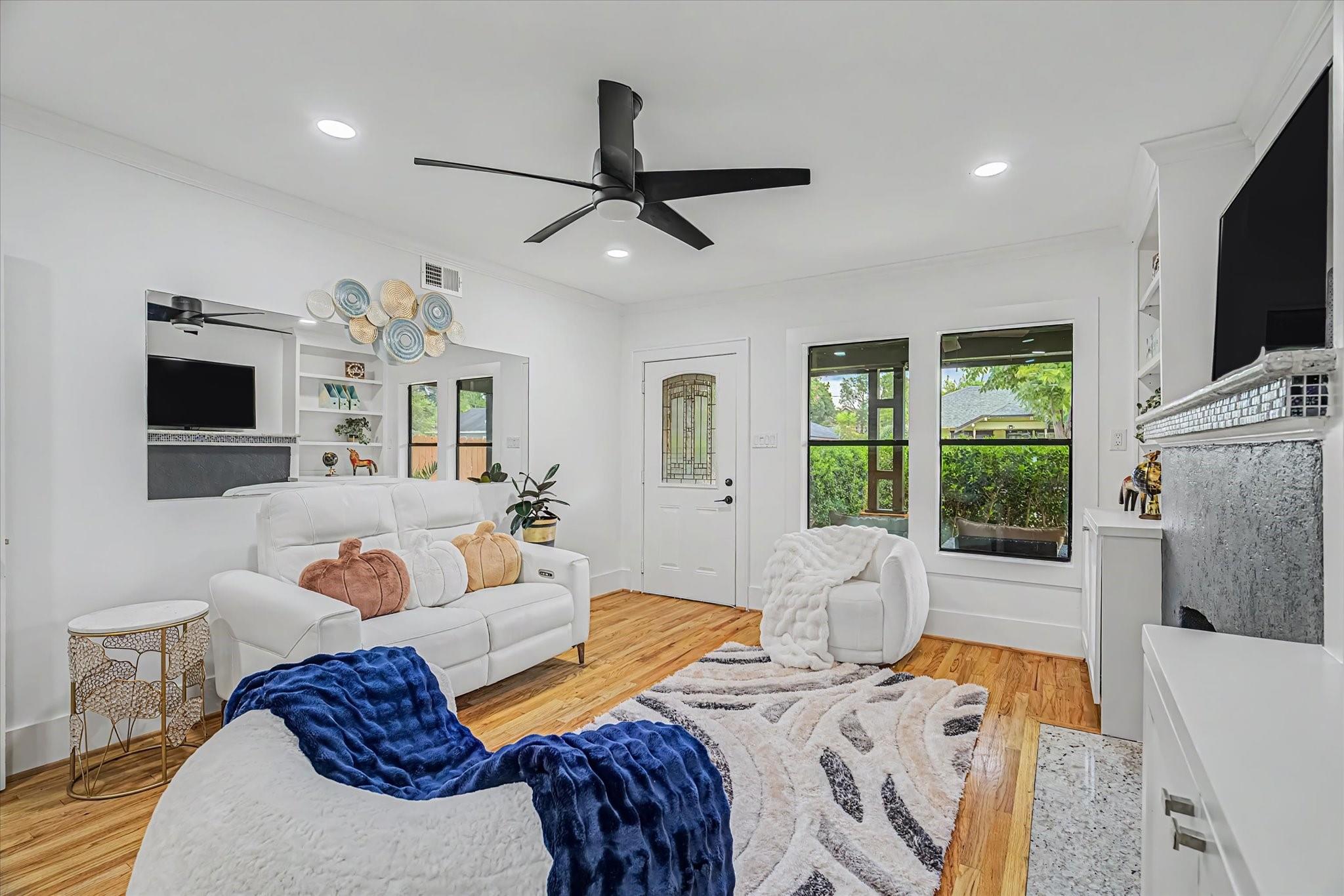 606 Vincent St, Houston, TX 77009 photo