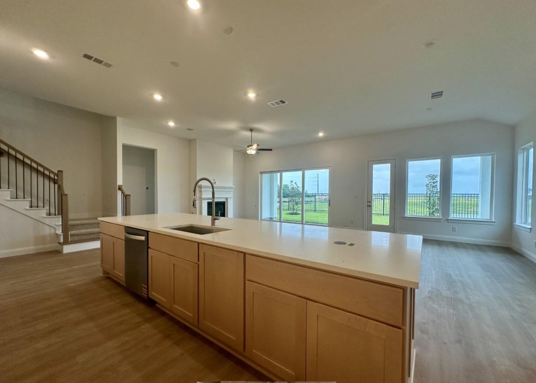 7001 Discovery Well Ln, League City, TX 77574 photo