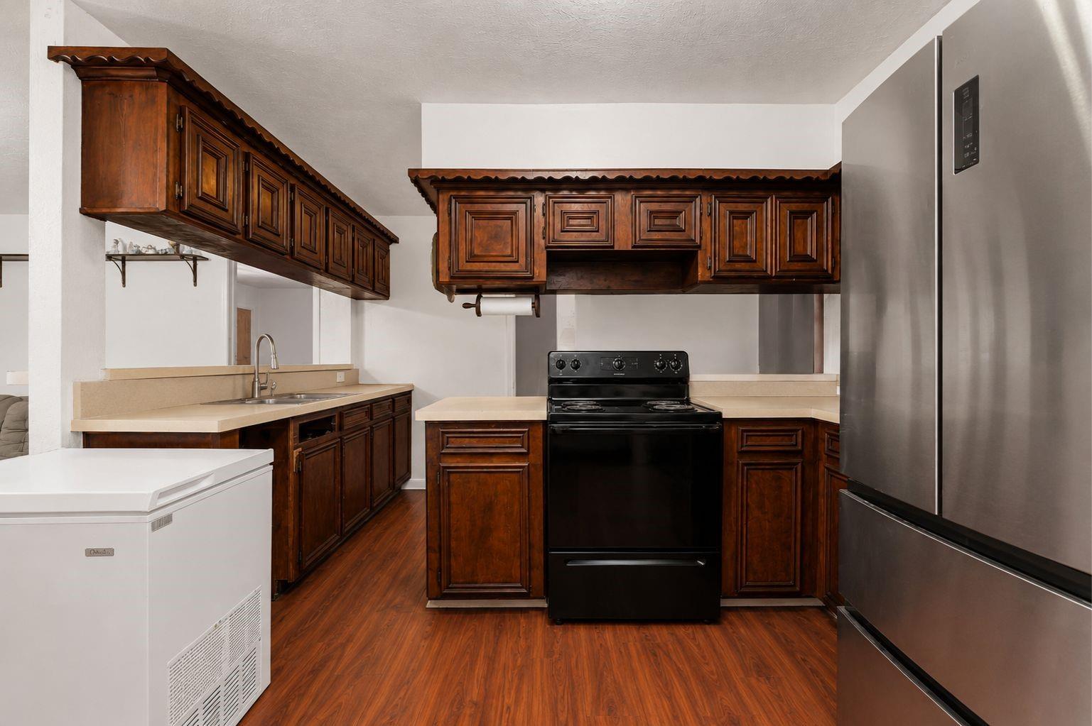 4323 Avenue R #1/2, Galveston, TX 77550 photo