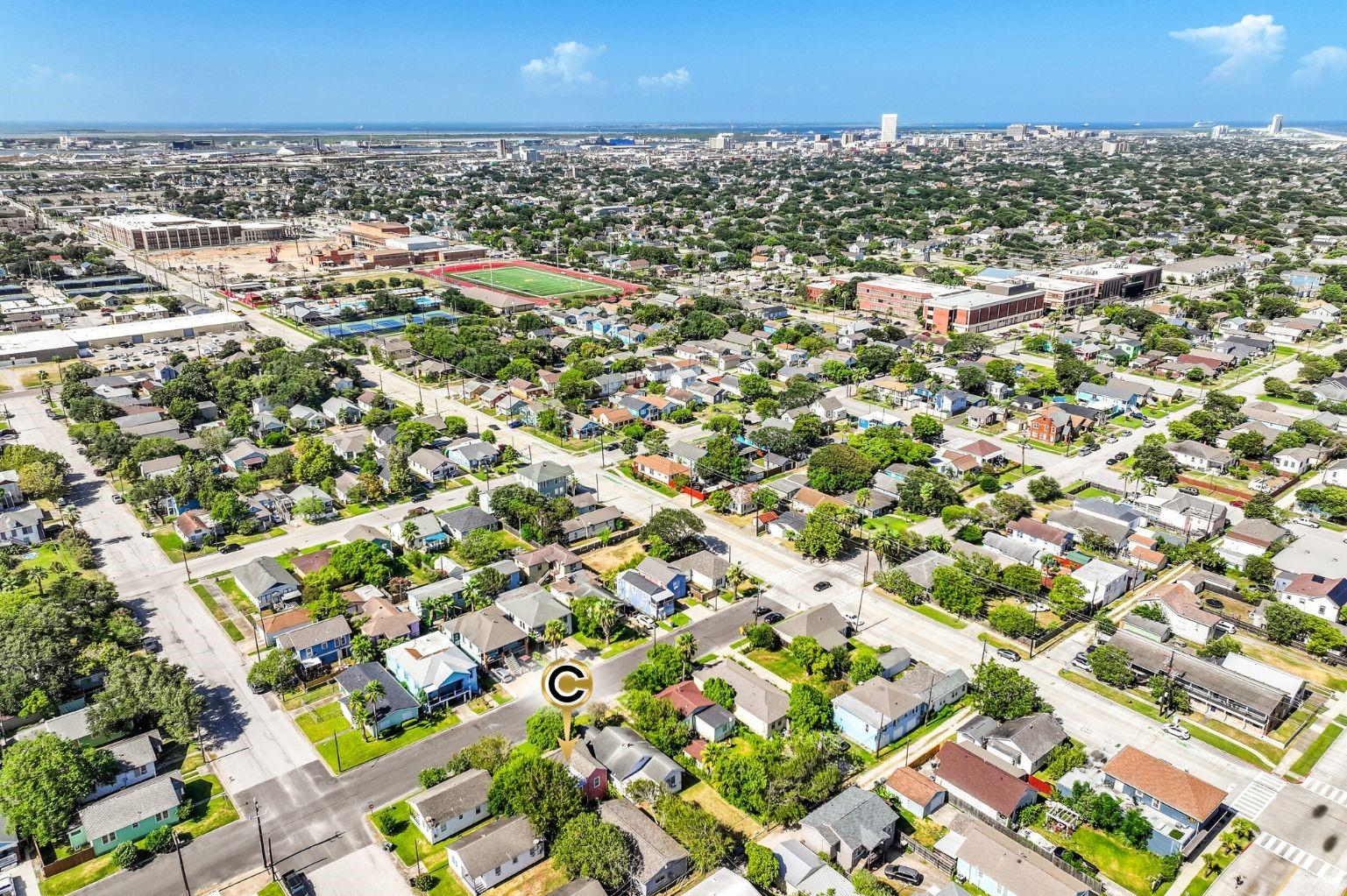 4323 Avenue R #1/2, Galveston, TX 77550 photo