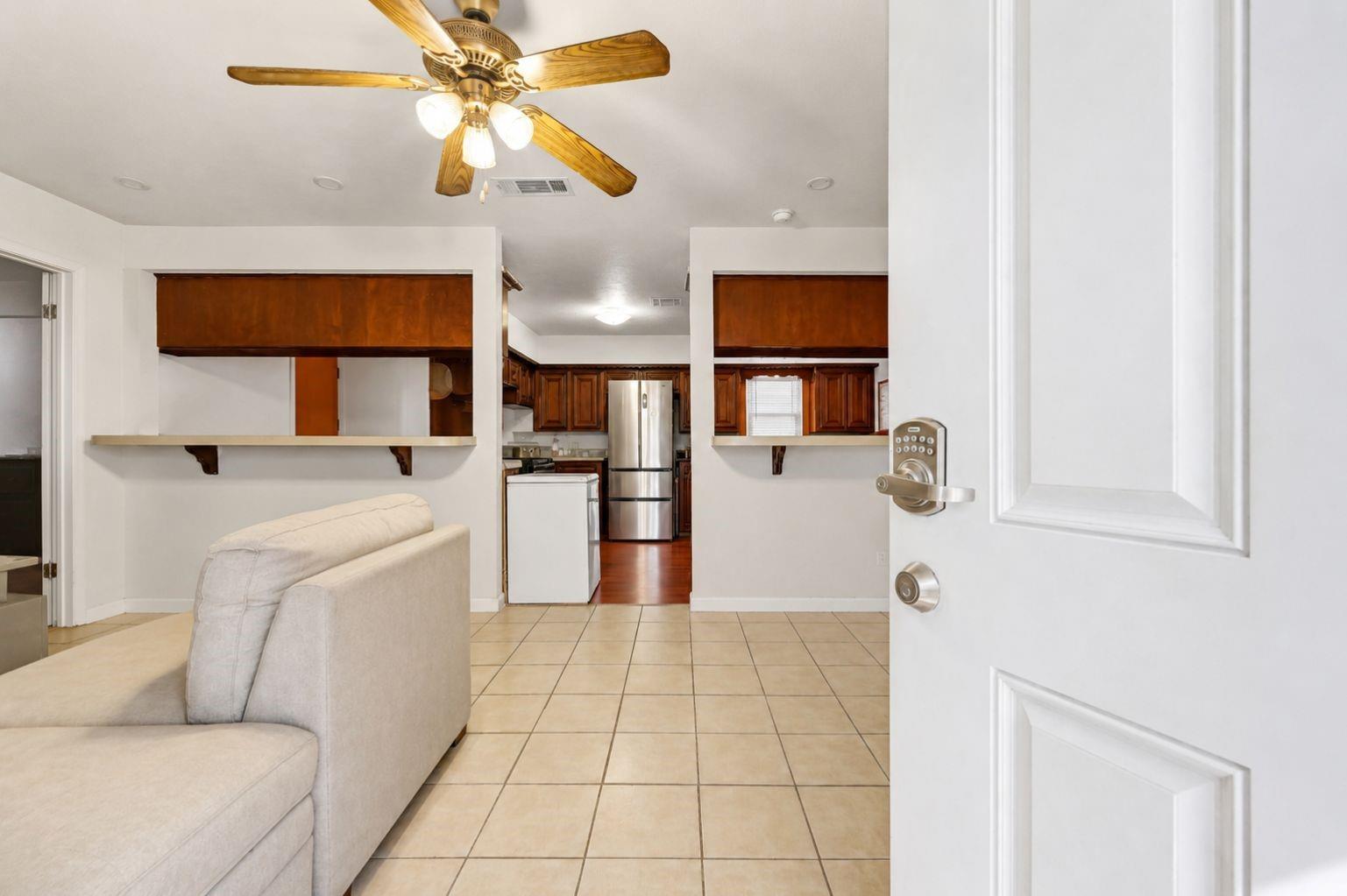 4323 Avenue R #1/2, Galveston, TX 77550 photo