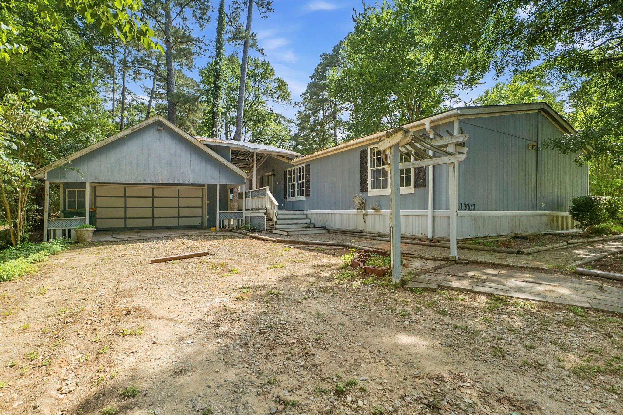 13707 Brigadier Dr, Willis, TX 77318