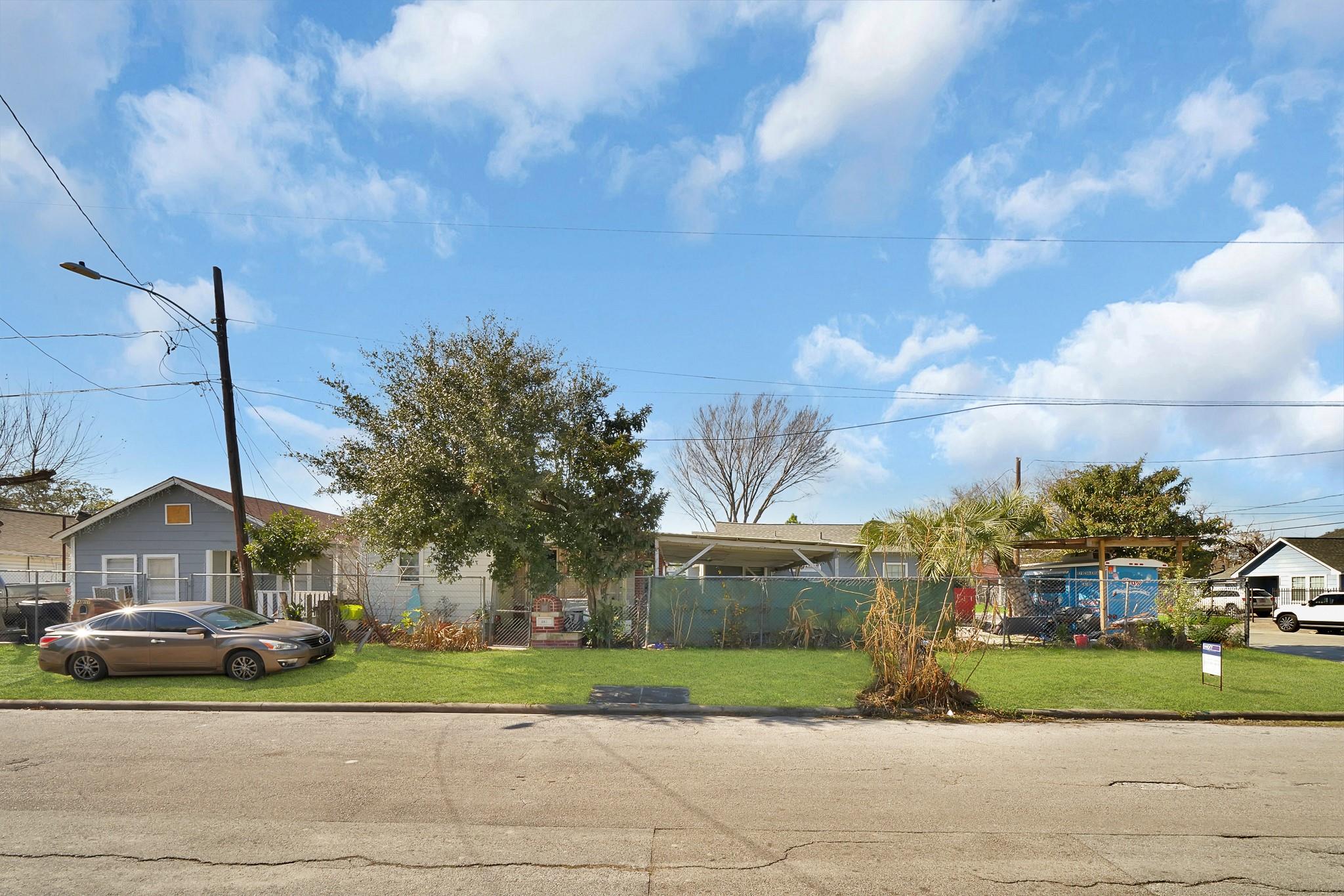 4811 Terry St, Houston, TX 77009