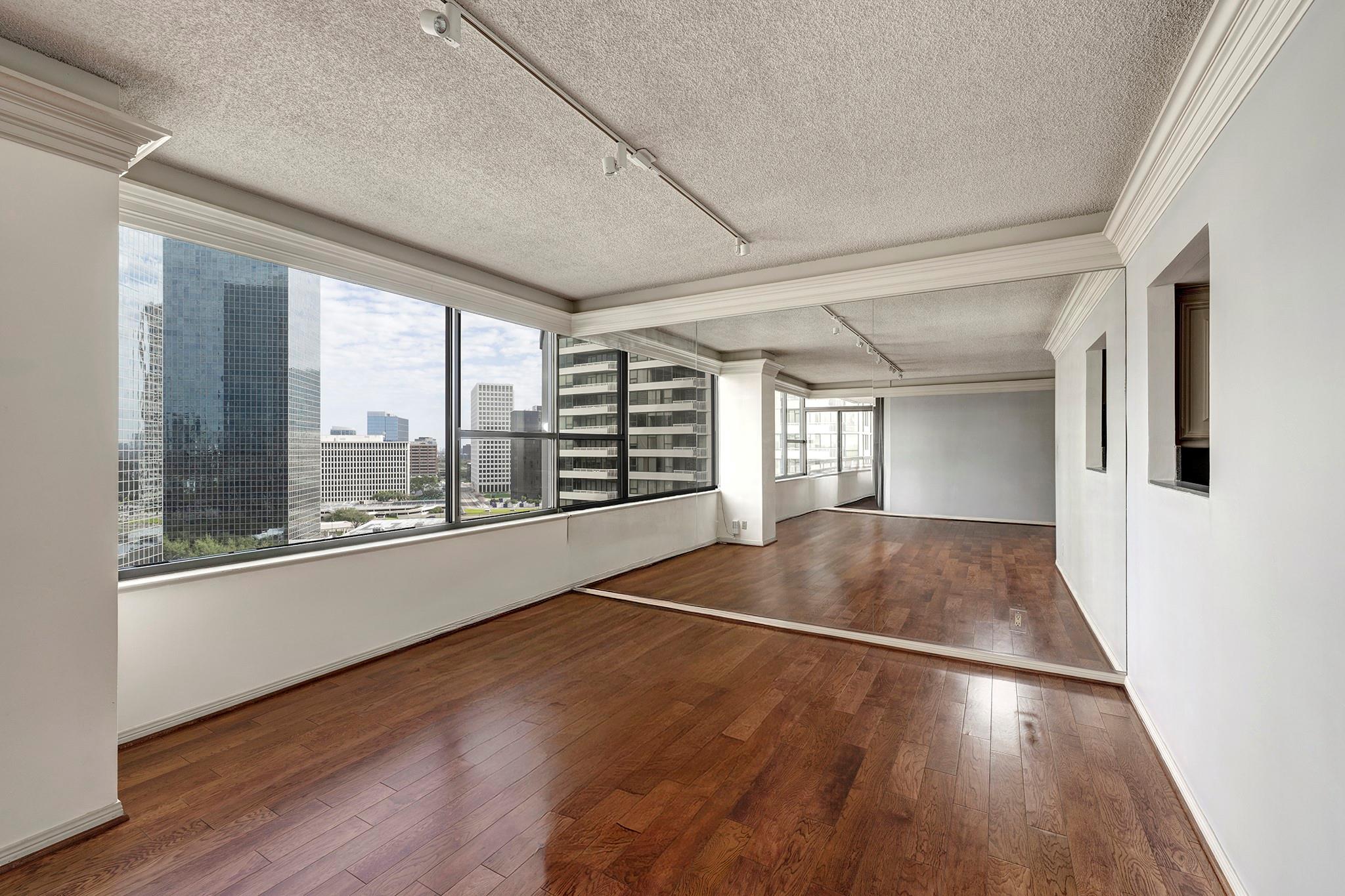 15 Greenway Plz #14 D, Houston, TX 77046 photo