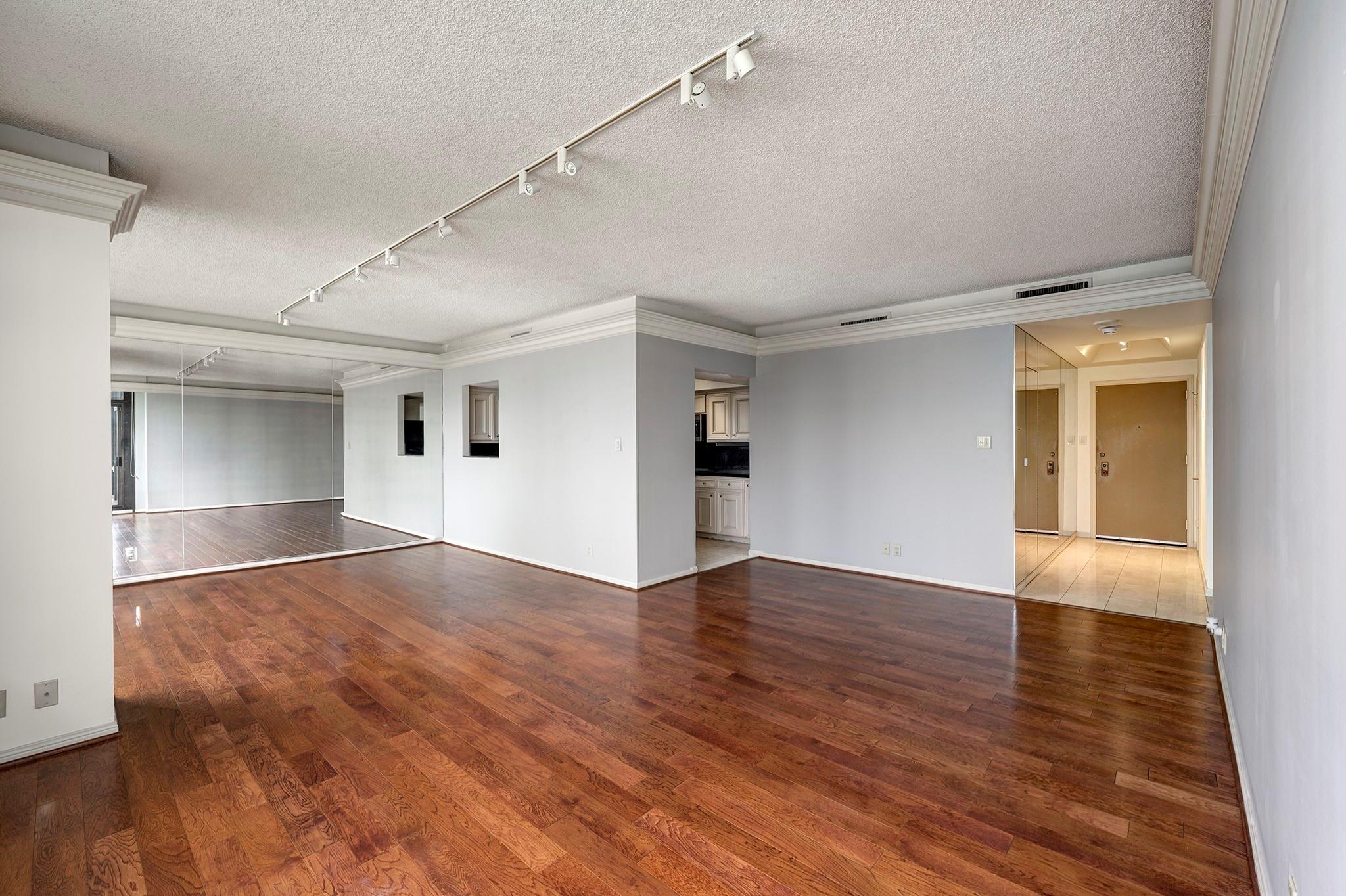 15 Greenway Plz #14 D, Houston, TX 77046 photo