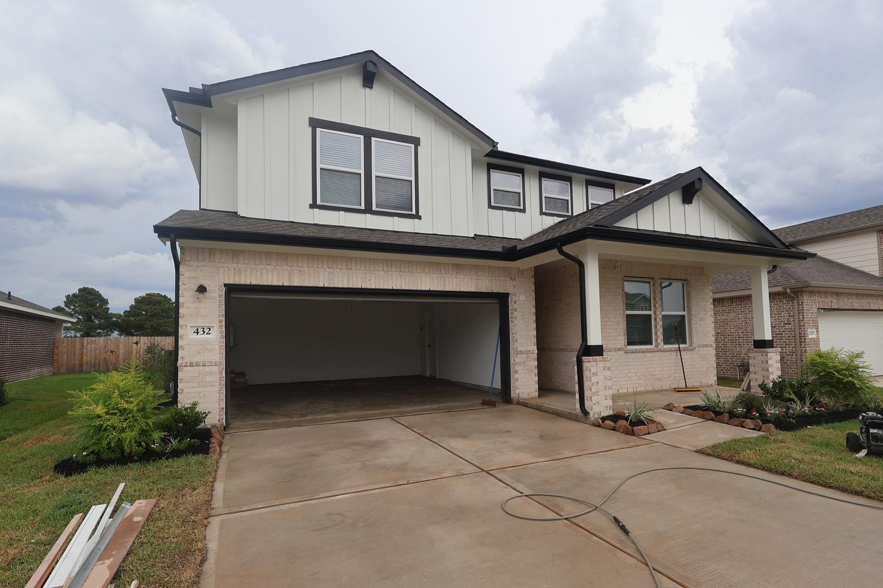 432 E Rose Marie Ln, Montgomery, TX 77356 photo