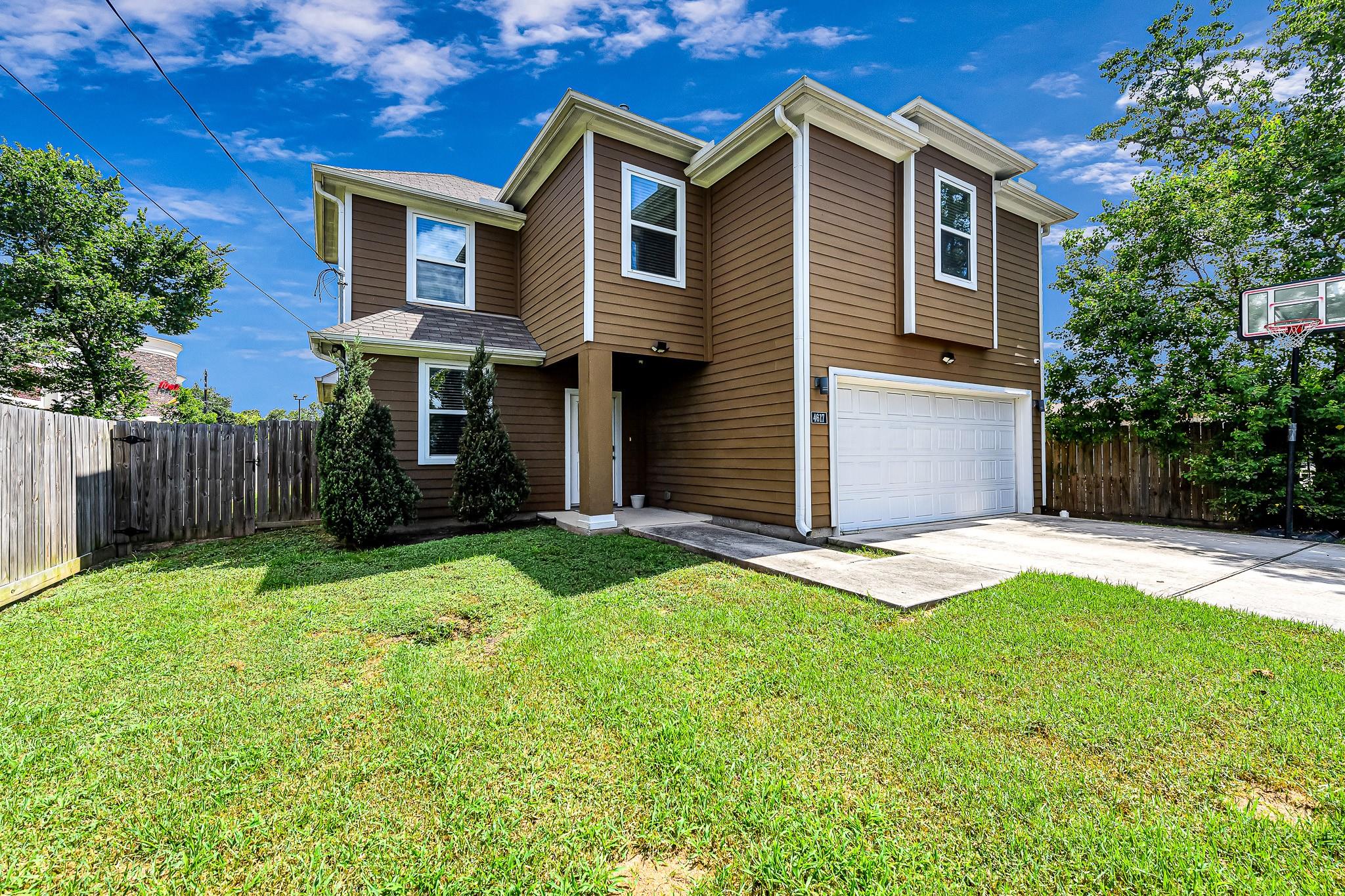 4617 White Rock St, Houston, TX 77051