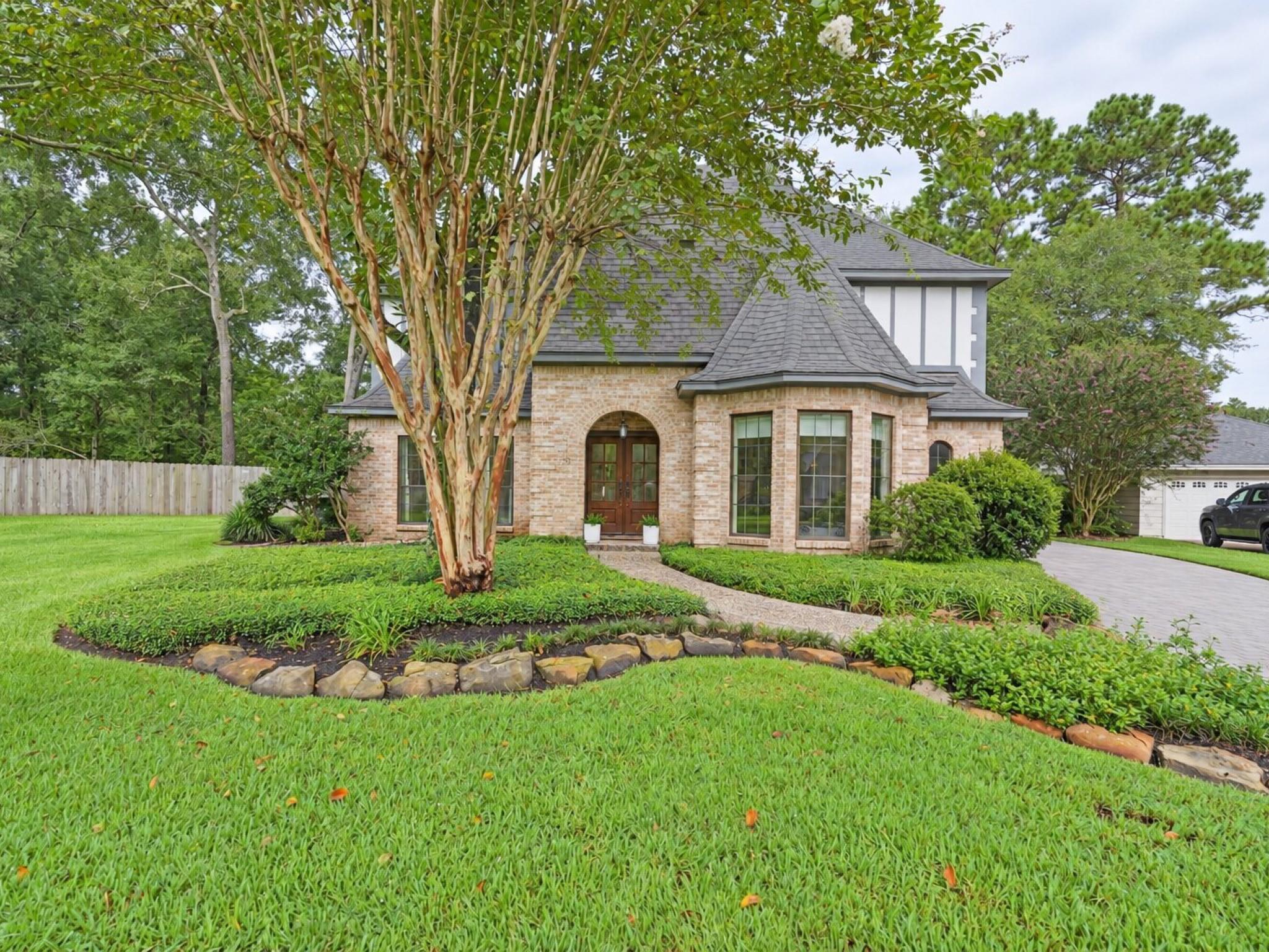 28 Mellow Leaf Ct, The Woodlands, TX 77381 photo
