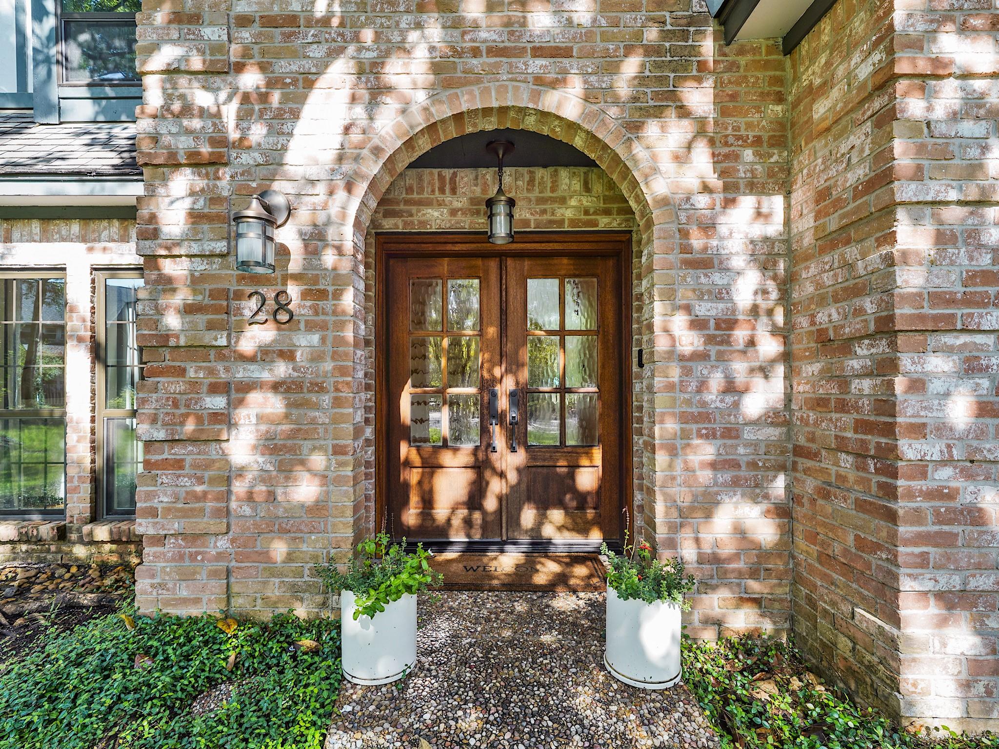28 Mellow Leaf Ct, The Woodlands, TX 77381 photo