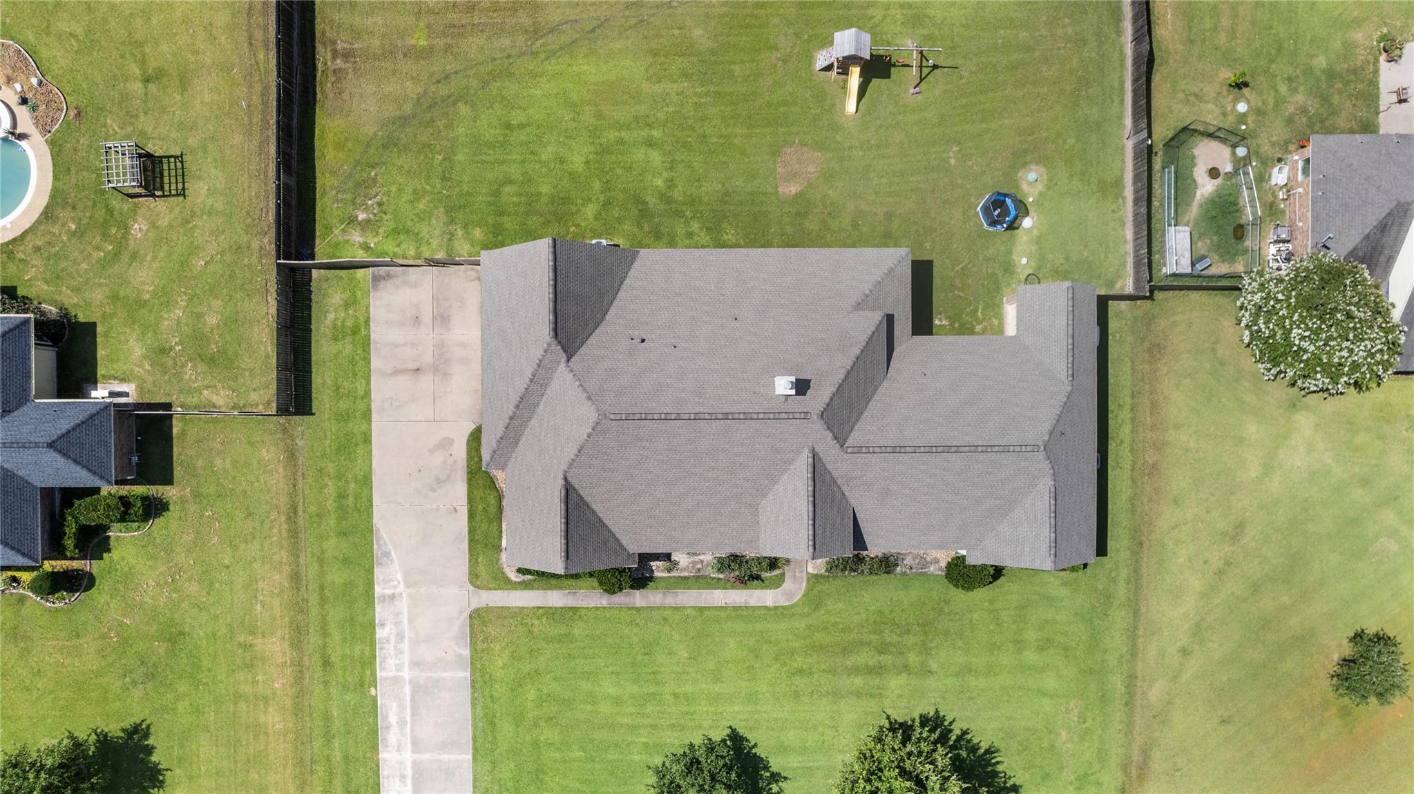 4502 Landon Ln, Baytown, TX 77523 photo