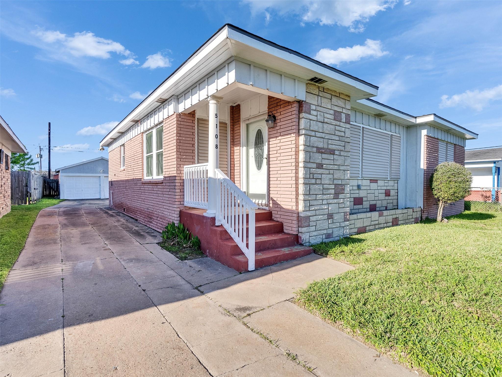 5108 Avenue L St, Galveston, TX 77551