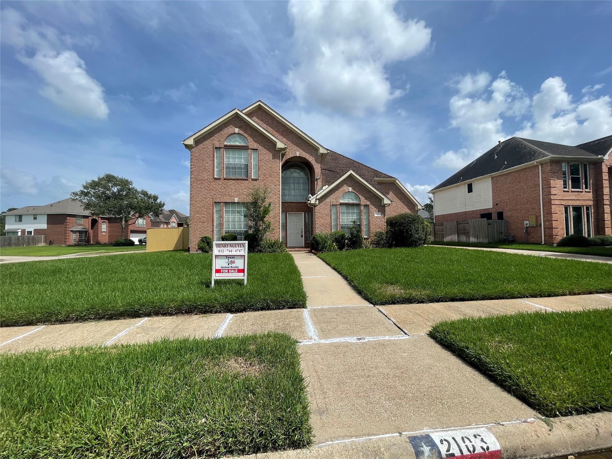 2103 5 Iron Dr, Houston, TX 77089