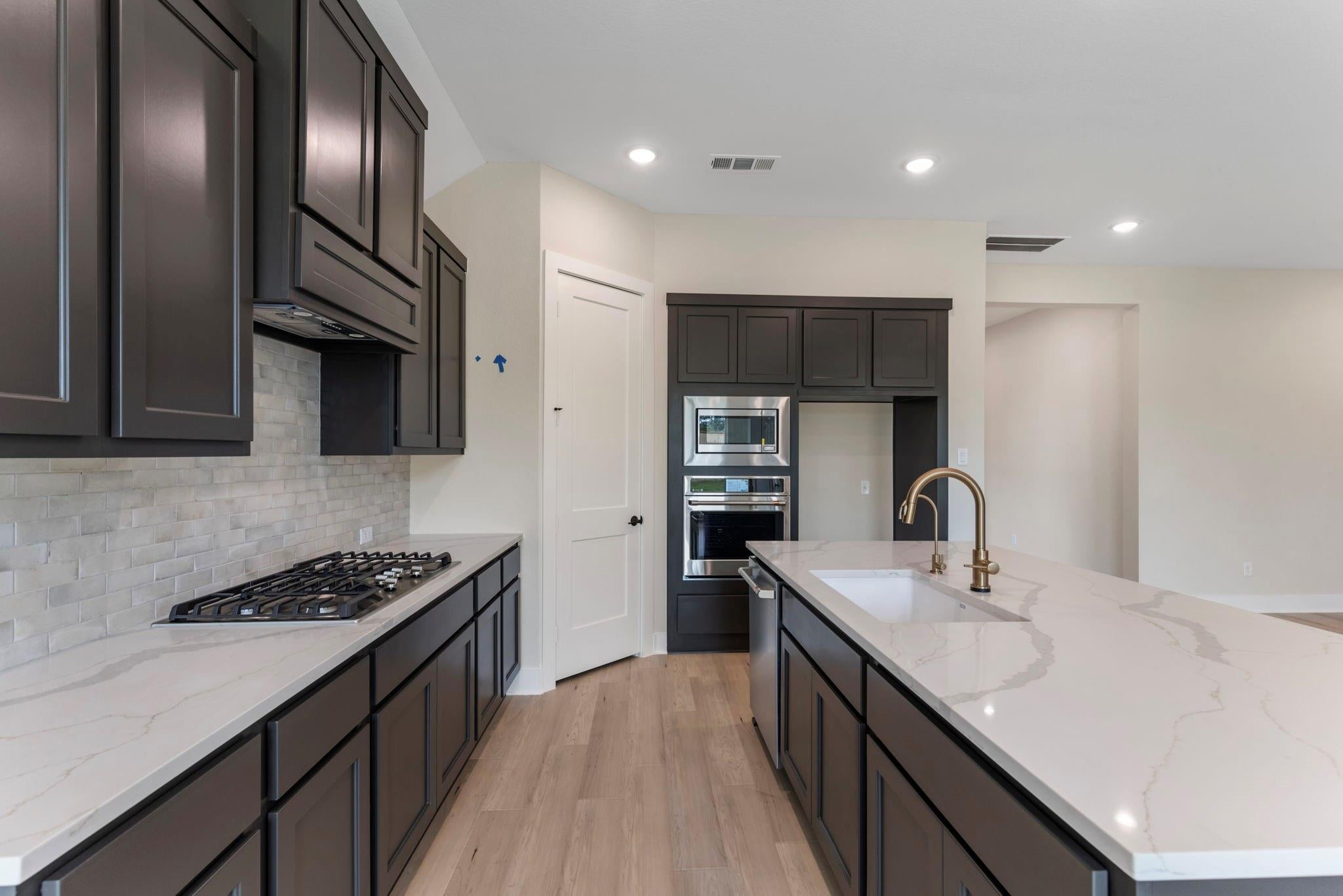 8143 Fenway Heights Dr, The Woodlands, TX 77389 photo