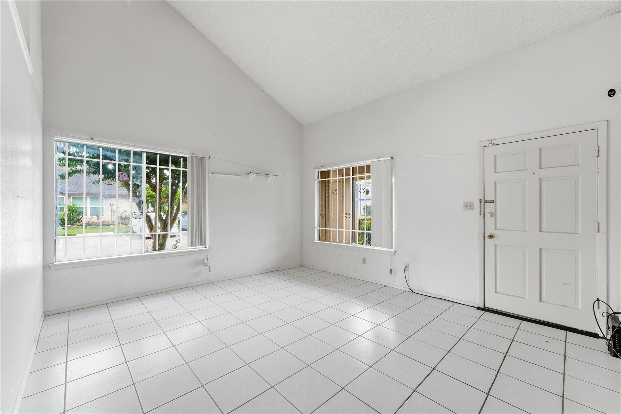 10331 Huntington Place Dr #331, Houston, TX 77099 photo