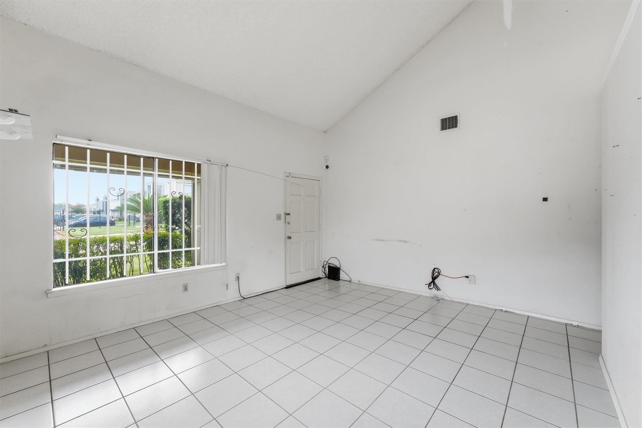 10331 Huntington Place Dr #331, Houston, TX 77099 photo