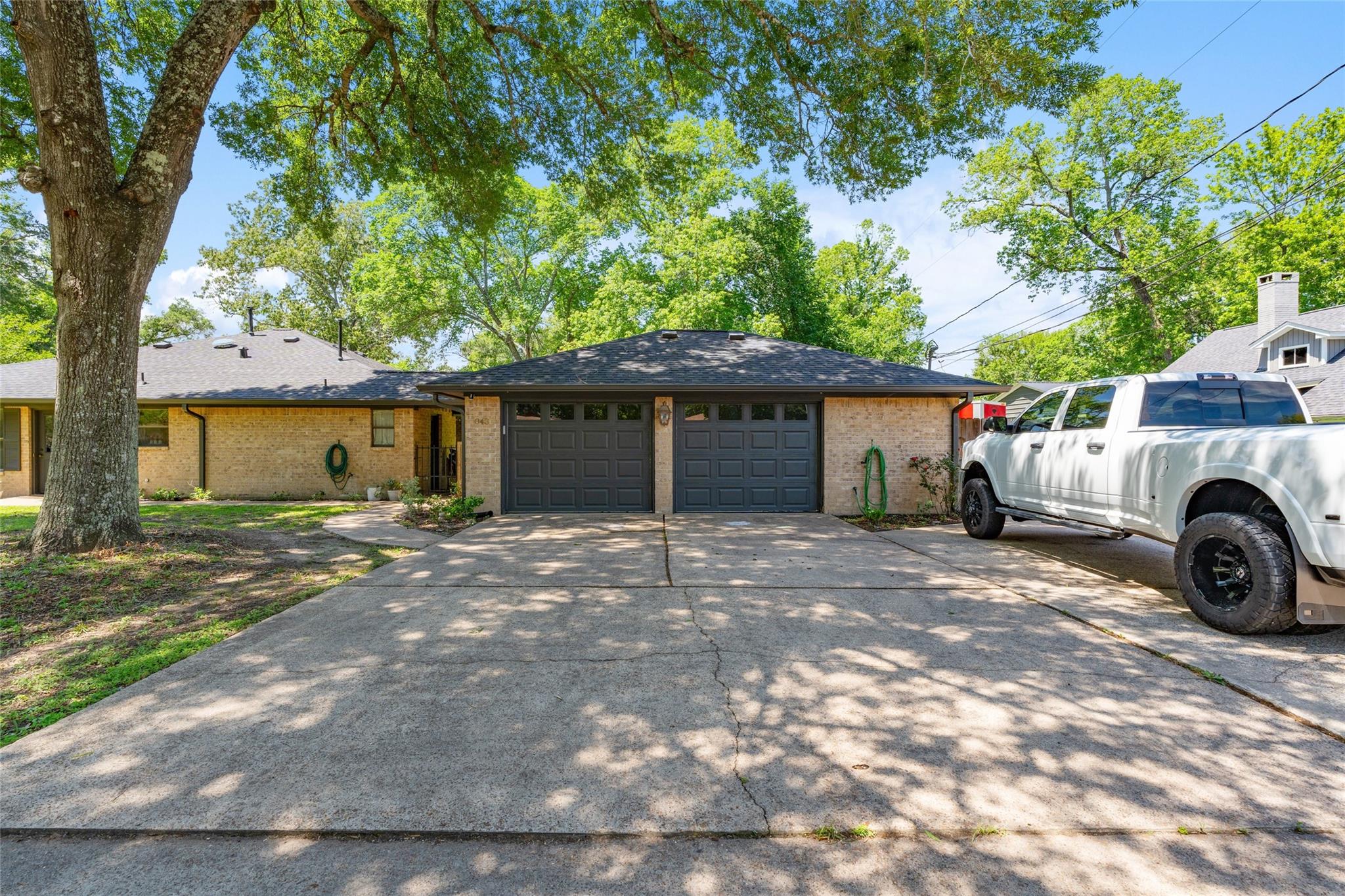 843 Fall Creek Dr, Huffman, TX 77336 photo
