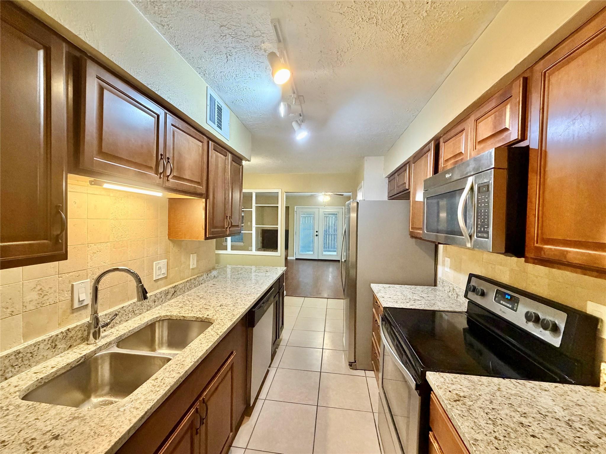 5800 Lumberdale Rd, Houston, TX 77092