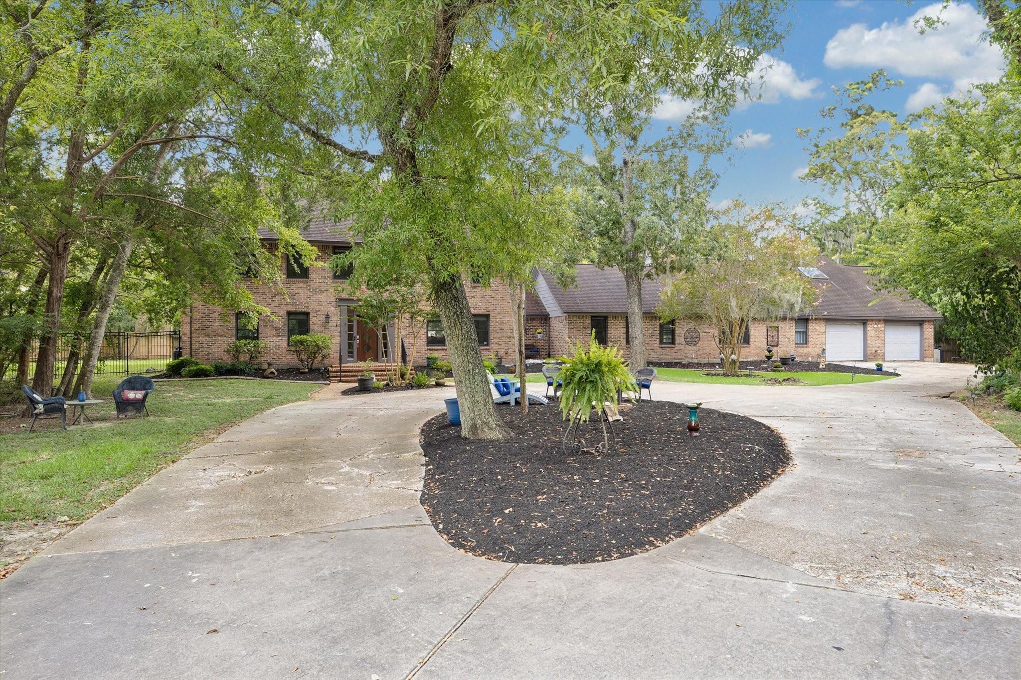 906 Quaker Bend Dr, Friendswood, TX 77546 photo