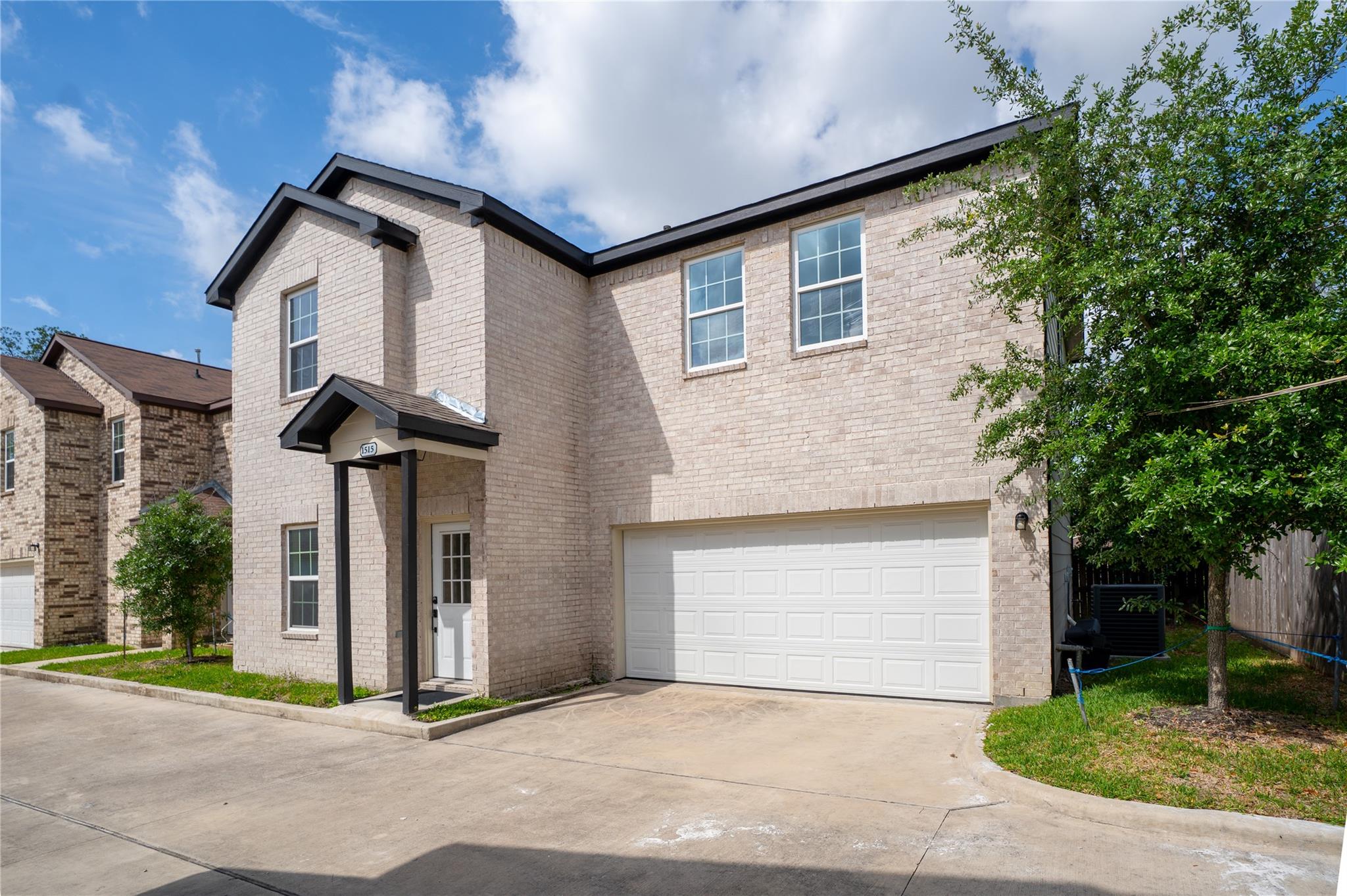 1515 Fairbanks St, Houston, TX 77009 photo