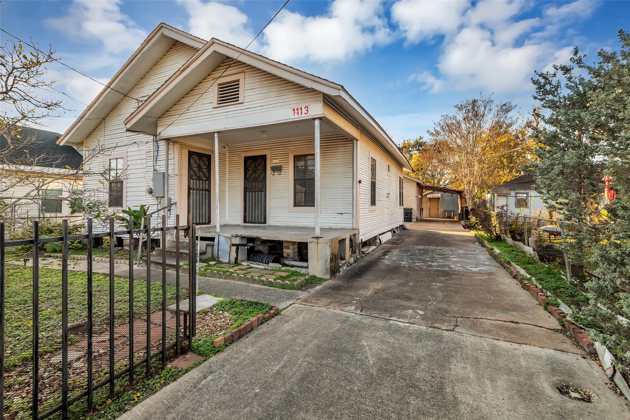 1113 71 St, Houston, TX 77011