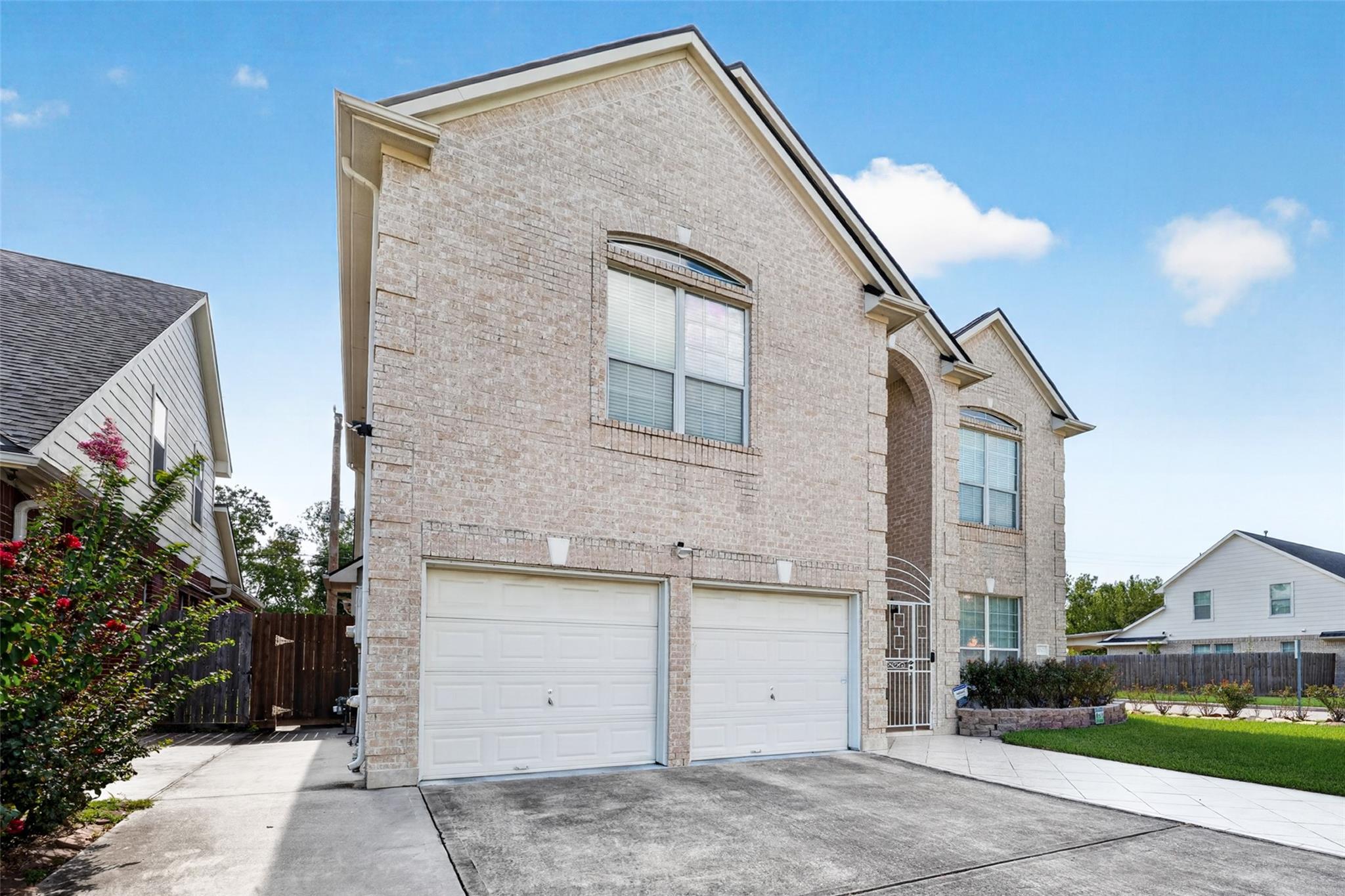 10102 Lizette Ct, Houston, TX 77075 photo
