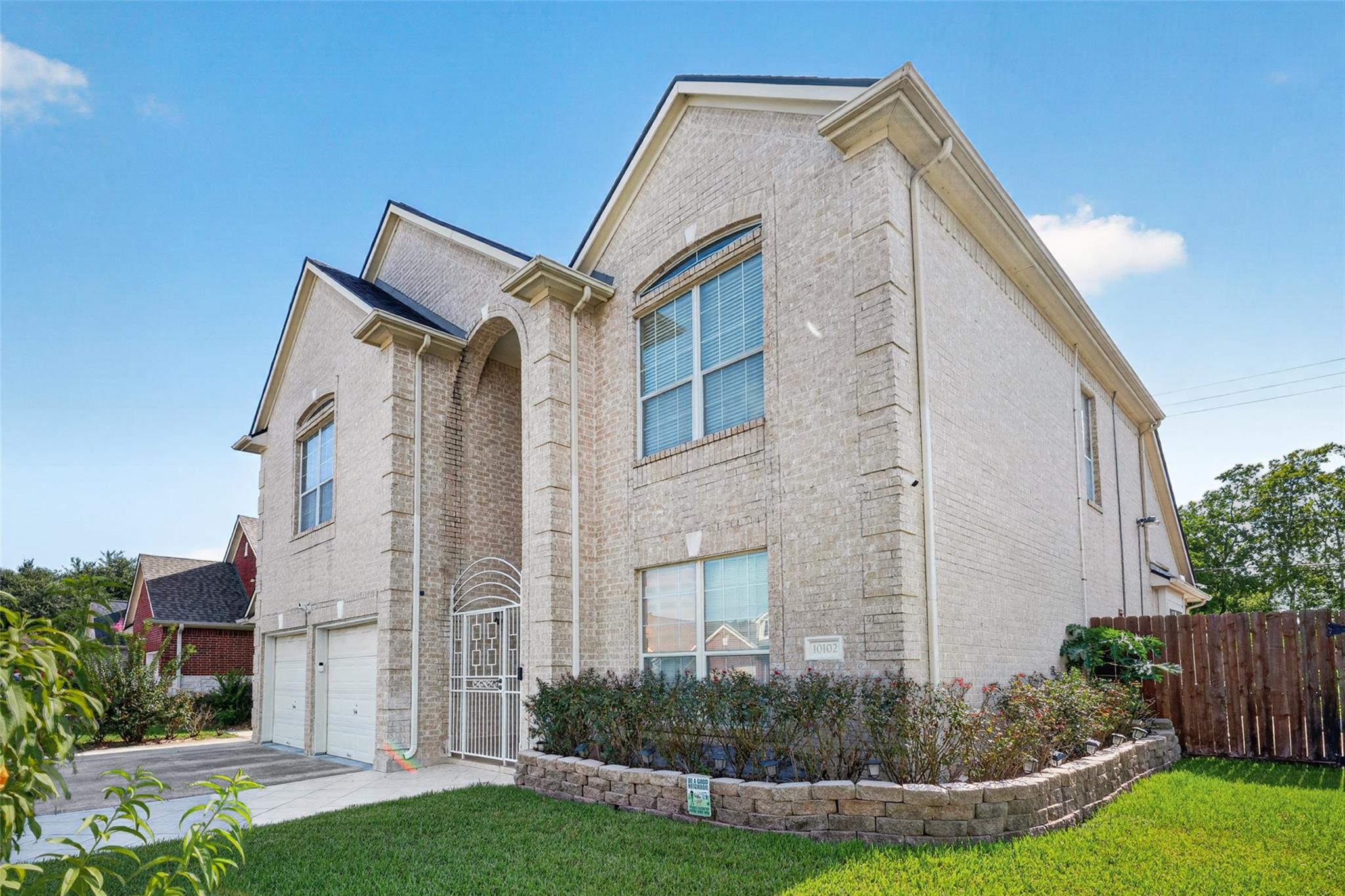 10102 Lizette Ct, Houston, TX 77075