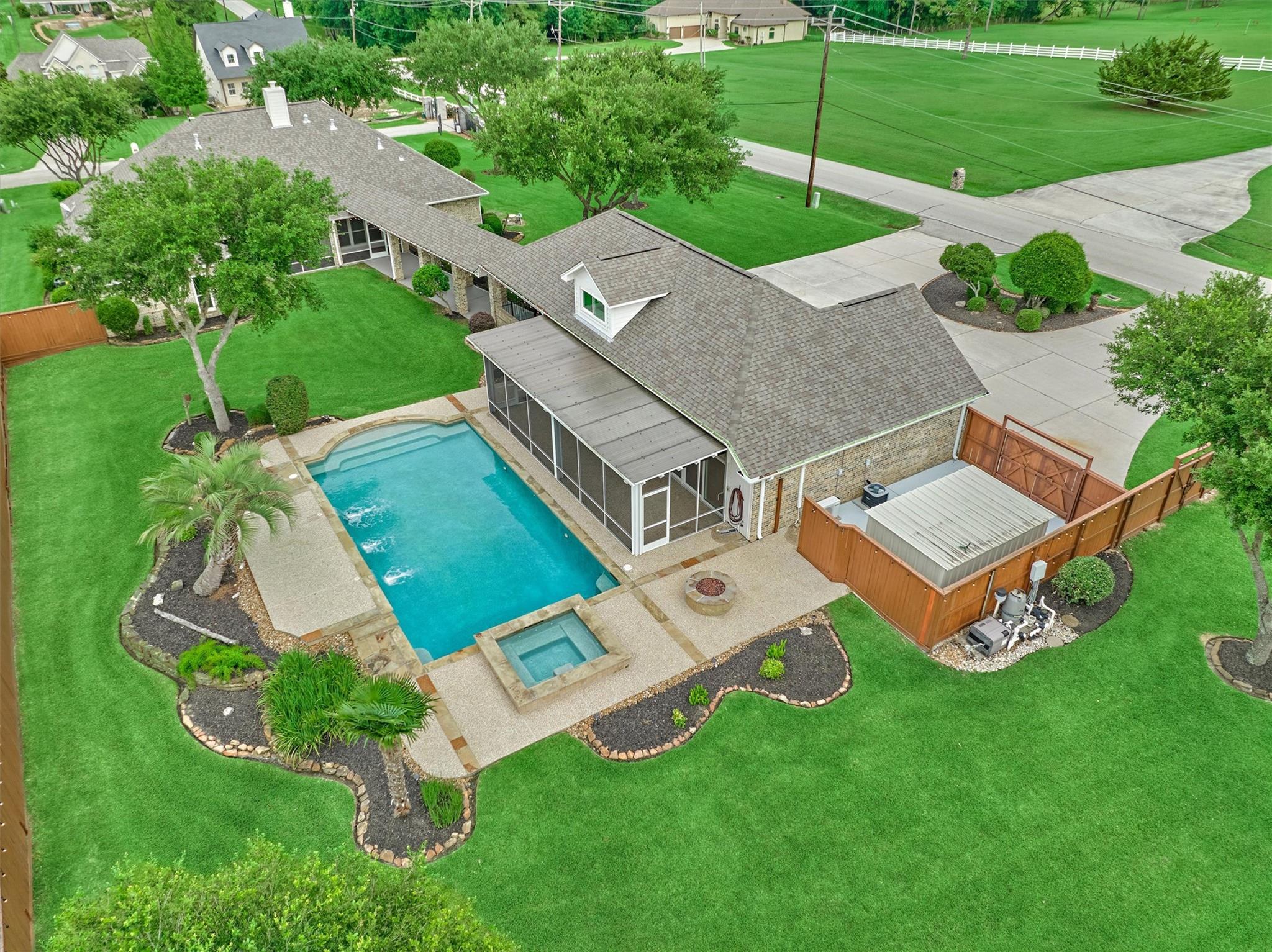 11833 Seashell Cir, Montgomery, TX 77356 photo