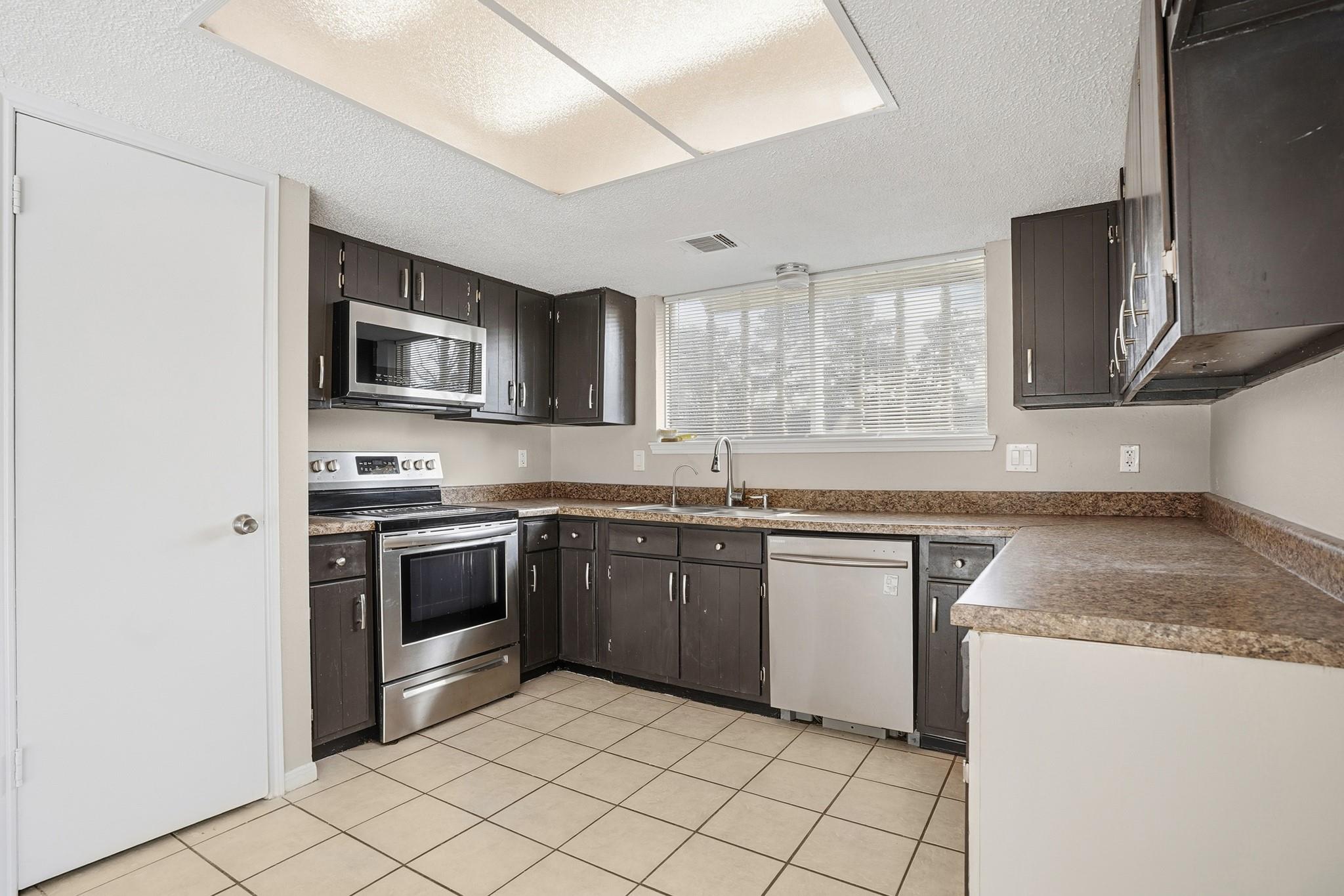 17603 Crestline Rd, Humble, TX 77396 photo