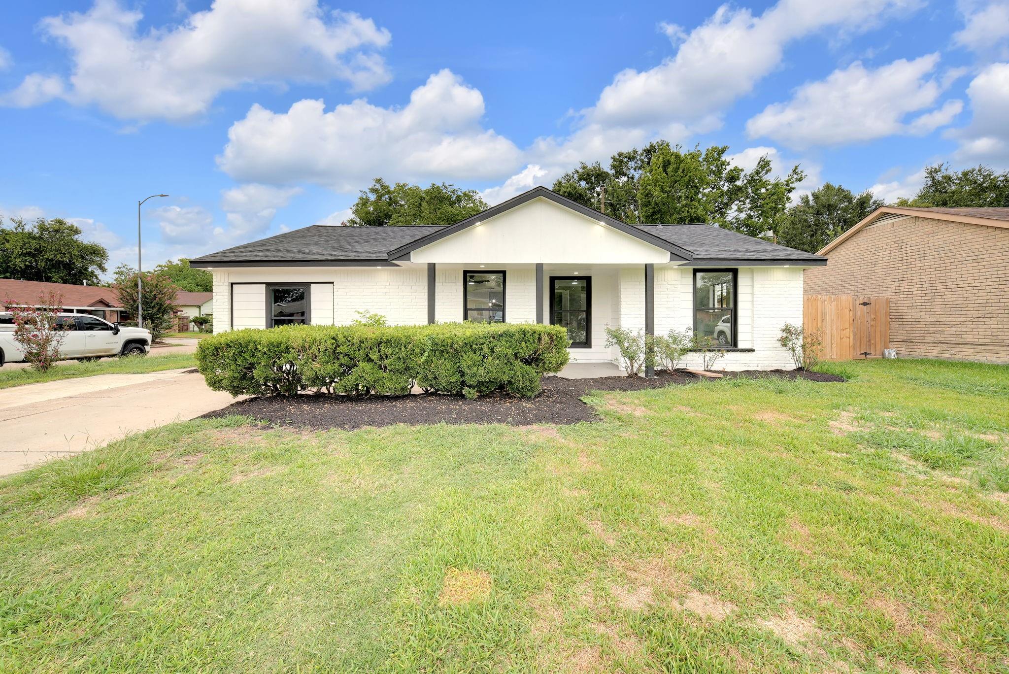 12434 Big Oaks Dr, Houston, TX 77050