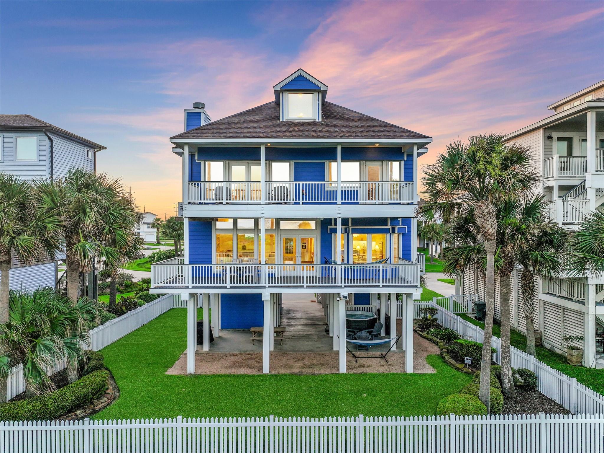 14458 Spyglass Cir, Galveston, TX 77554 photo