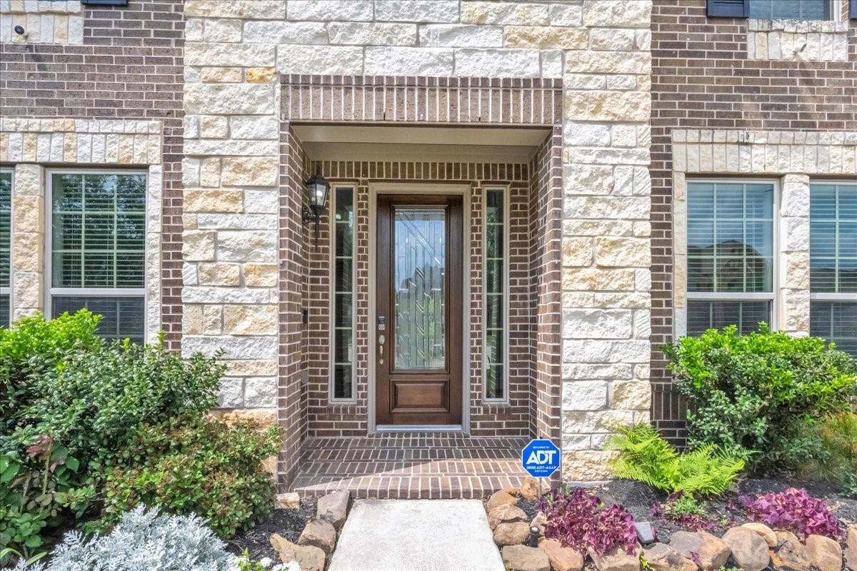 8033 Serenity Dr, Pearland, TX 77584 photo