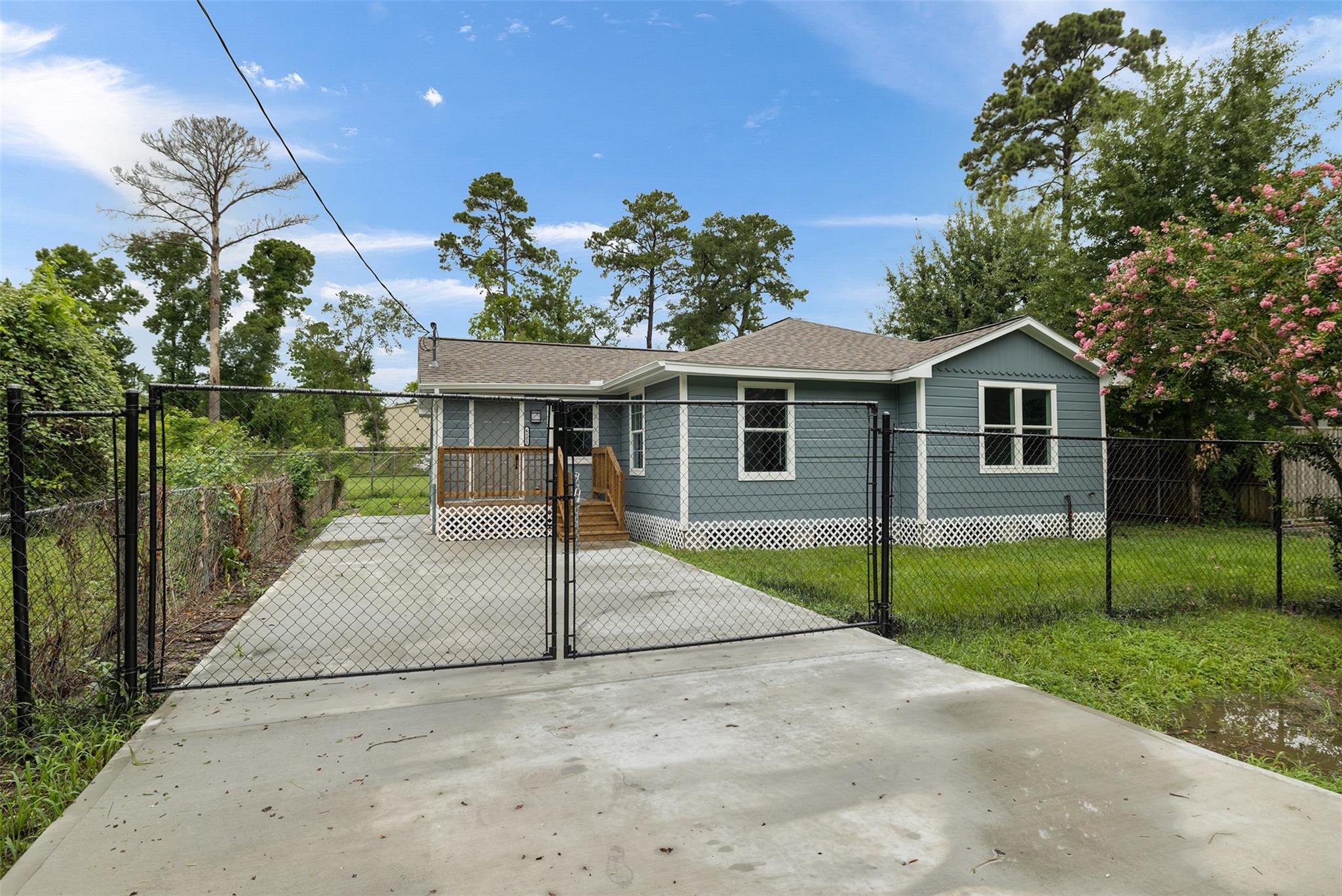 6525 Sealey St, Houston, TX 77091 photo