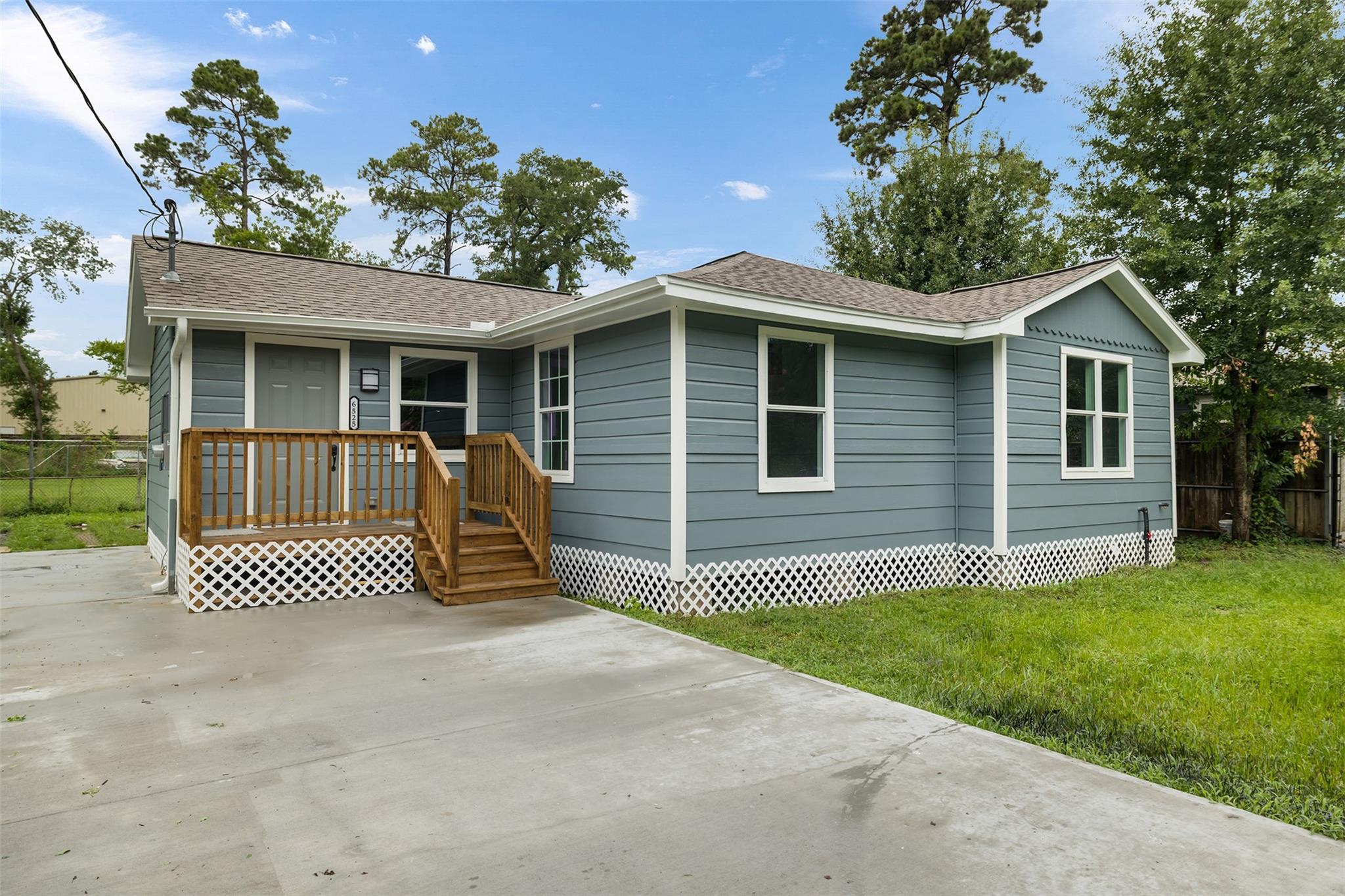 6525 Sealey St, Houston, TX 77091 photo