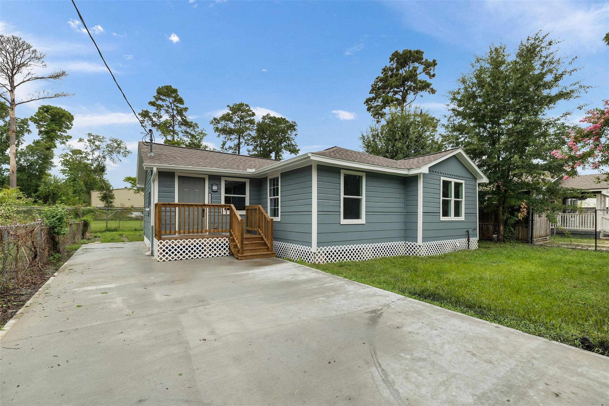 6525 Sealey St, Houston, TX 77091 photo