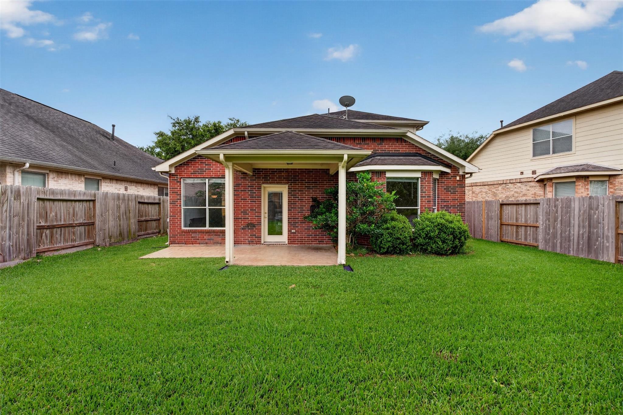 11407 Morning Brook Dr, Pearland, TX 77584 photo