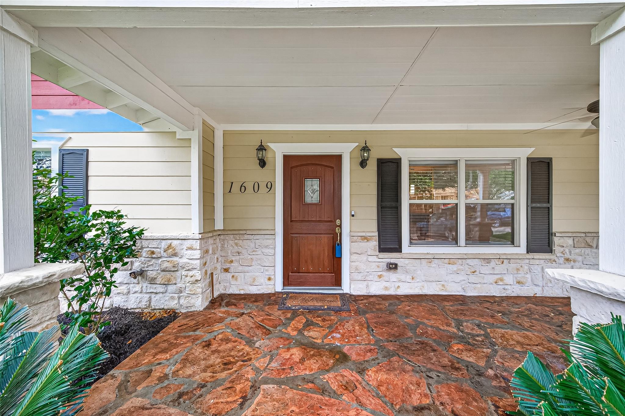 1609 Cheshire Ln, Houston, TX 77018 photo