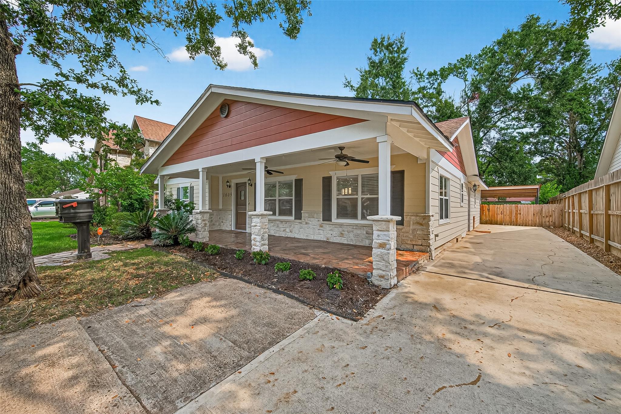 1609 Cheshire Ln, Houston, TX 77018 photo