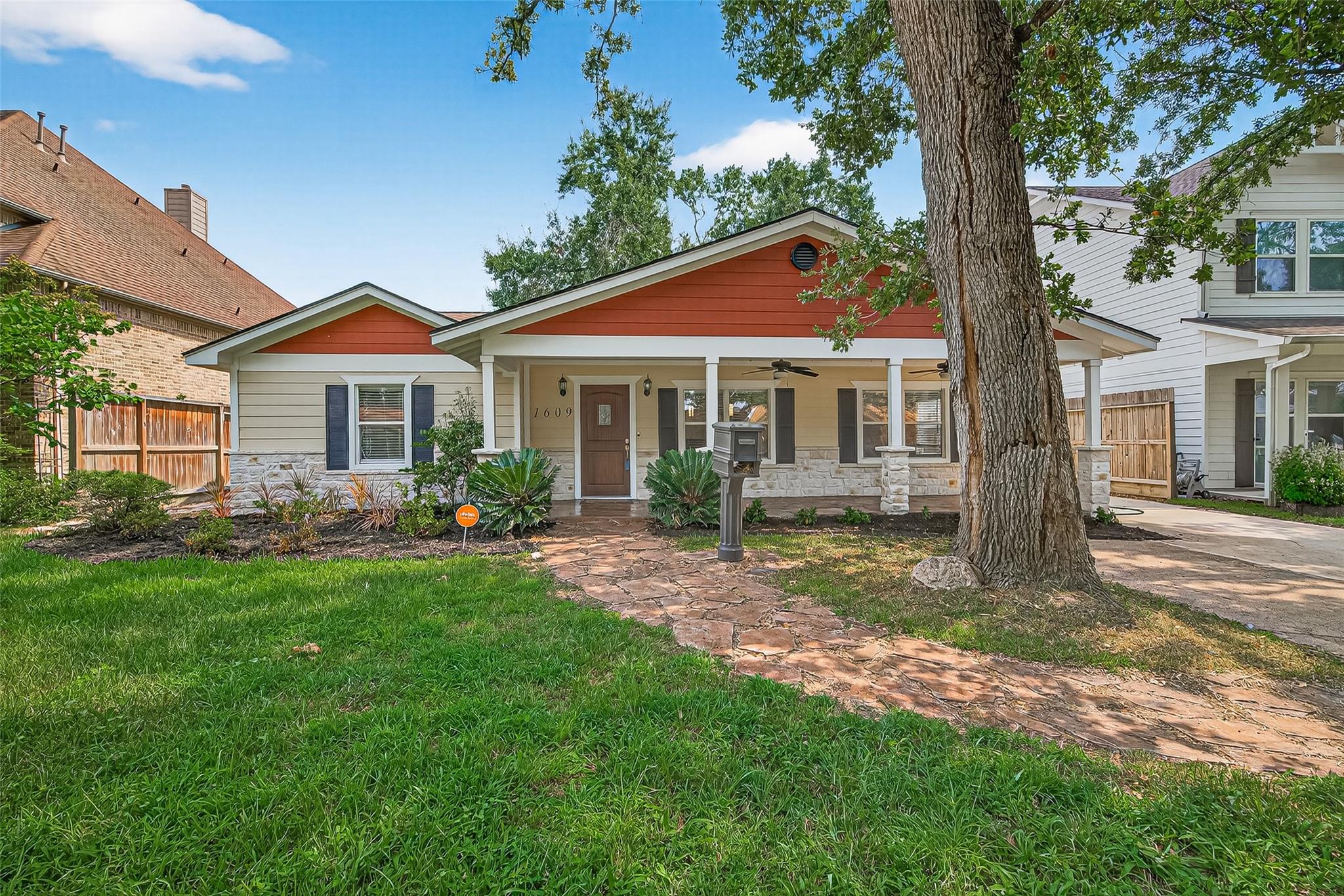 1609 Cheshire Ln, Houston, TX 77018 photo