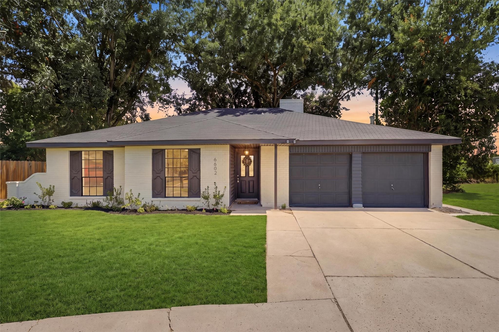 6602 Indian Falls Dr, Houston, TX 77489 photo