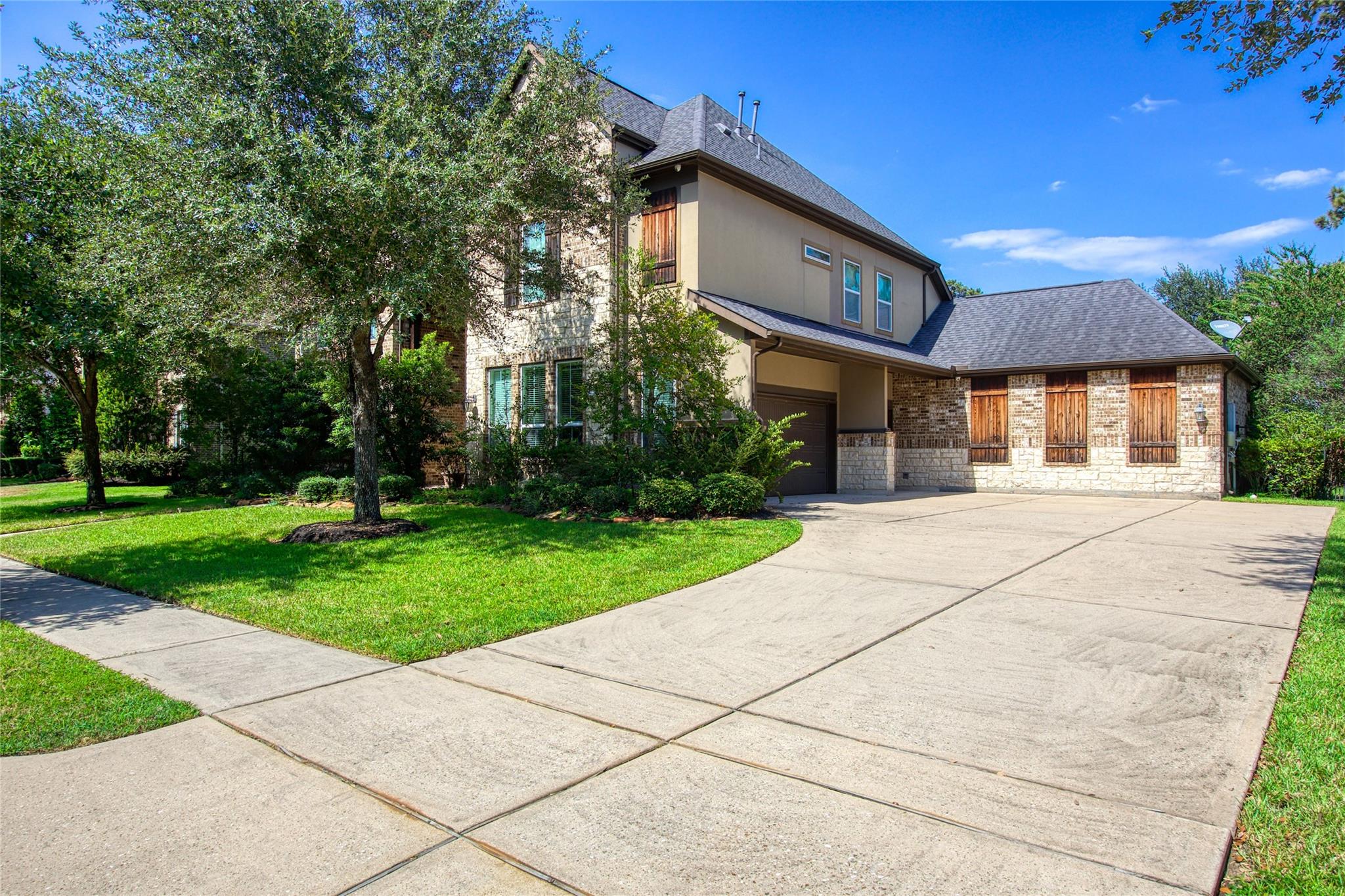 13926 Windwood Falls Ln, Humble, TX 77396 photo