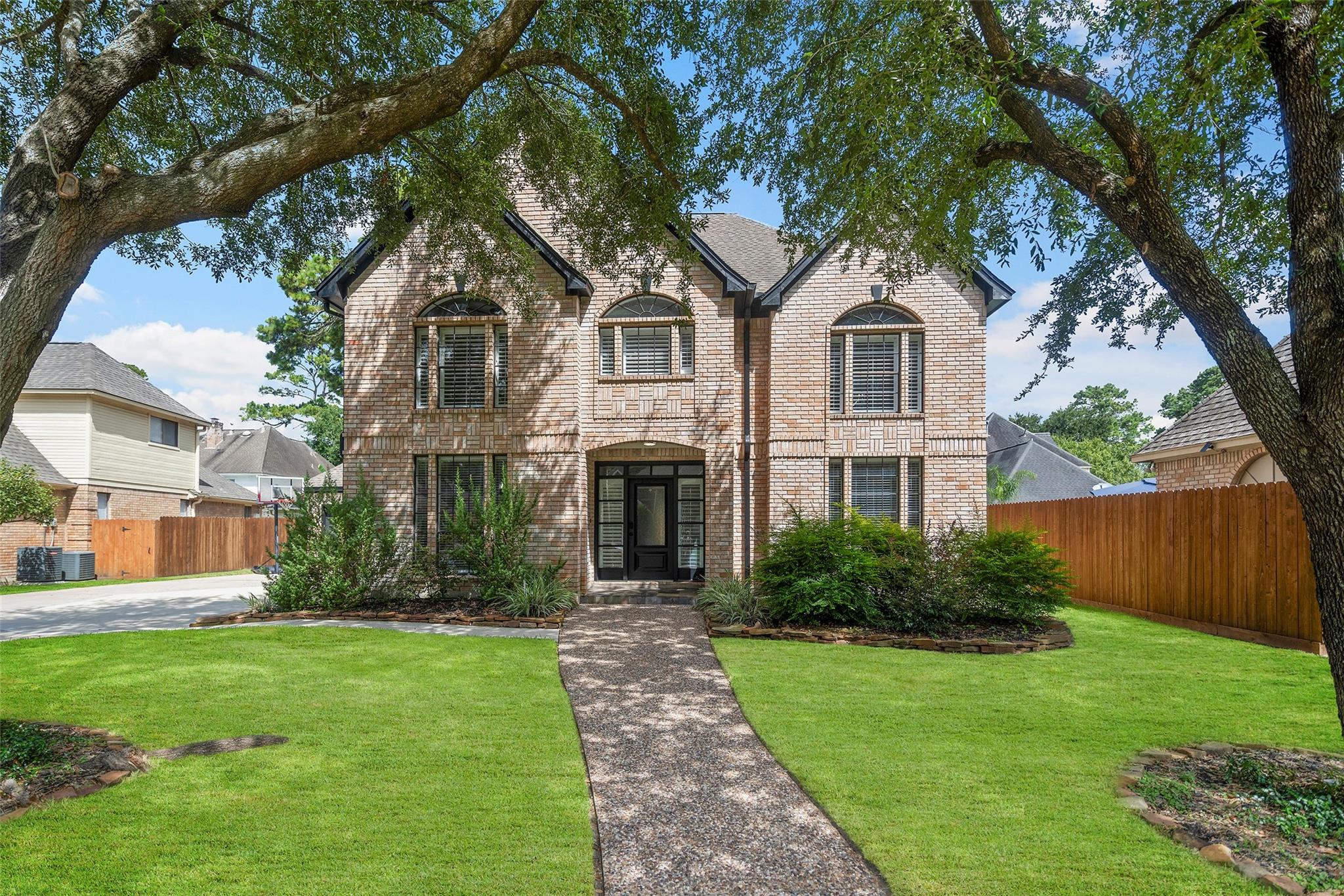 6786 Kestrel Ct, Houston, TX 77069 photo