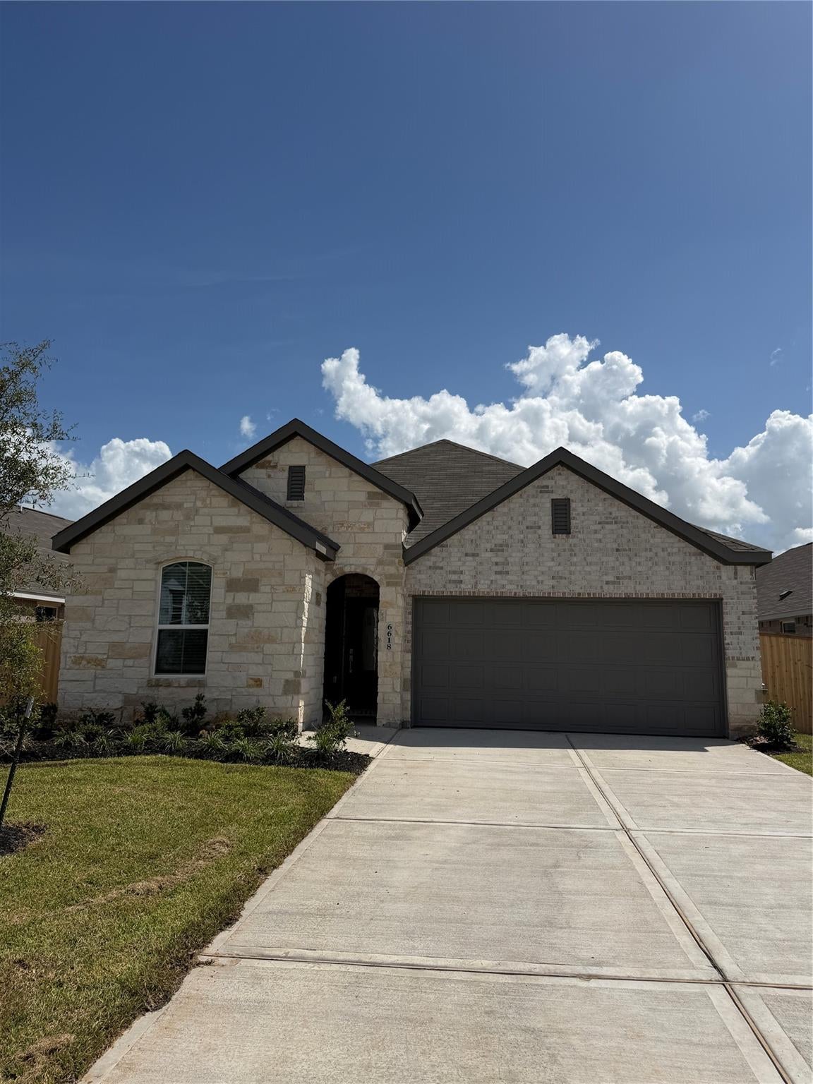 6618 Sleepy Orange Ct, Needville, TX 77461